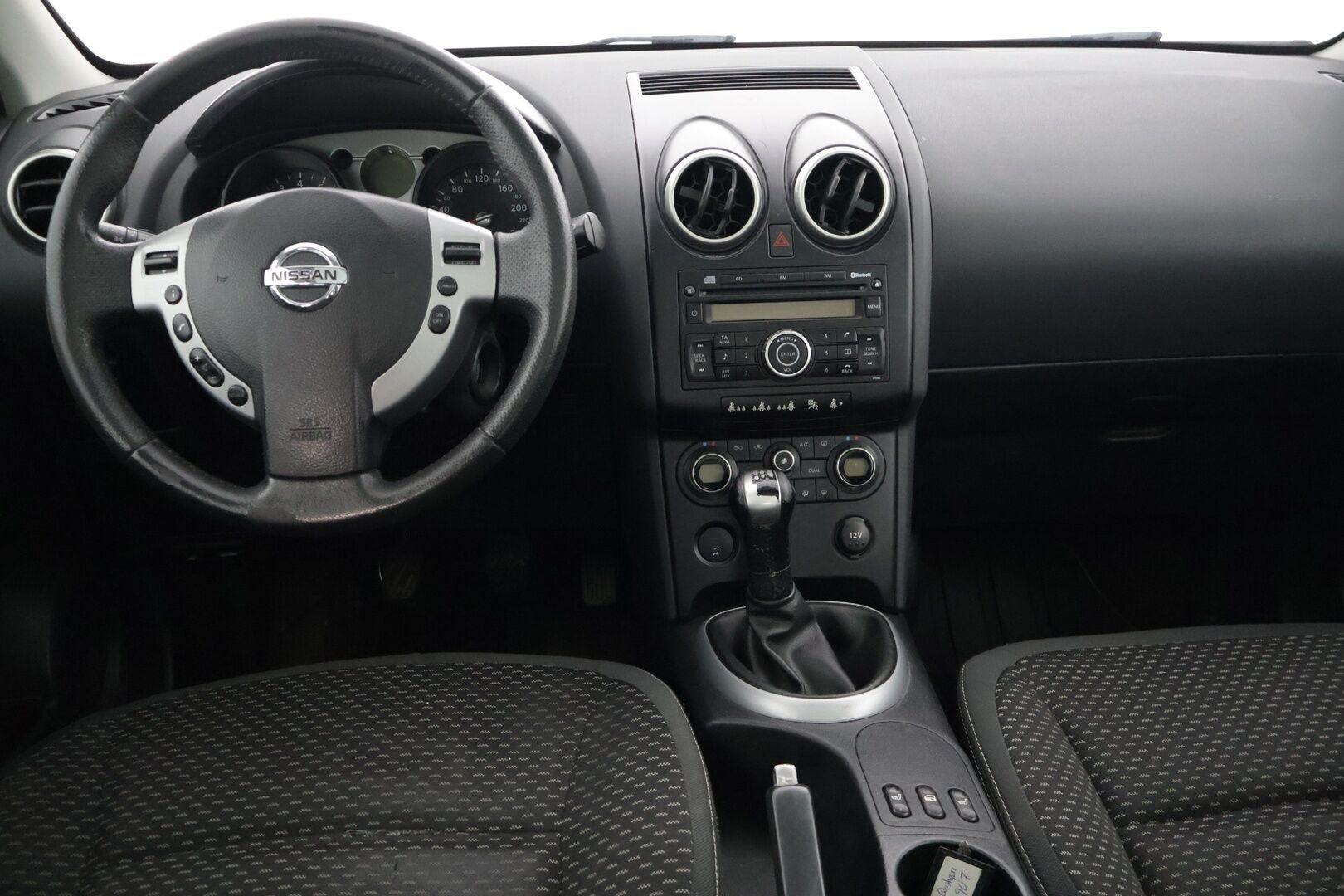 Nissan Qashqai 2008 1,6 Acenta 5MT 4x2, Glass roof
