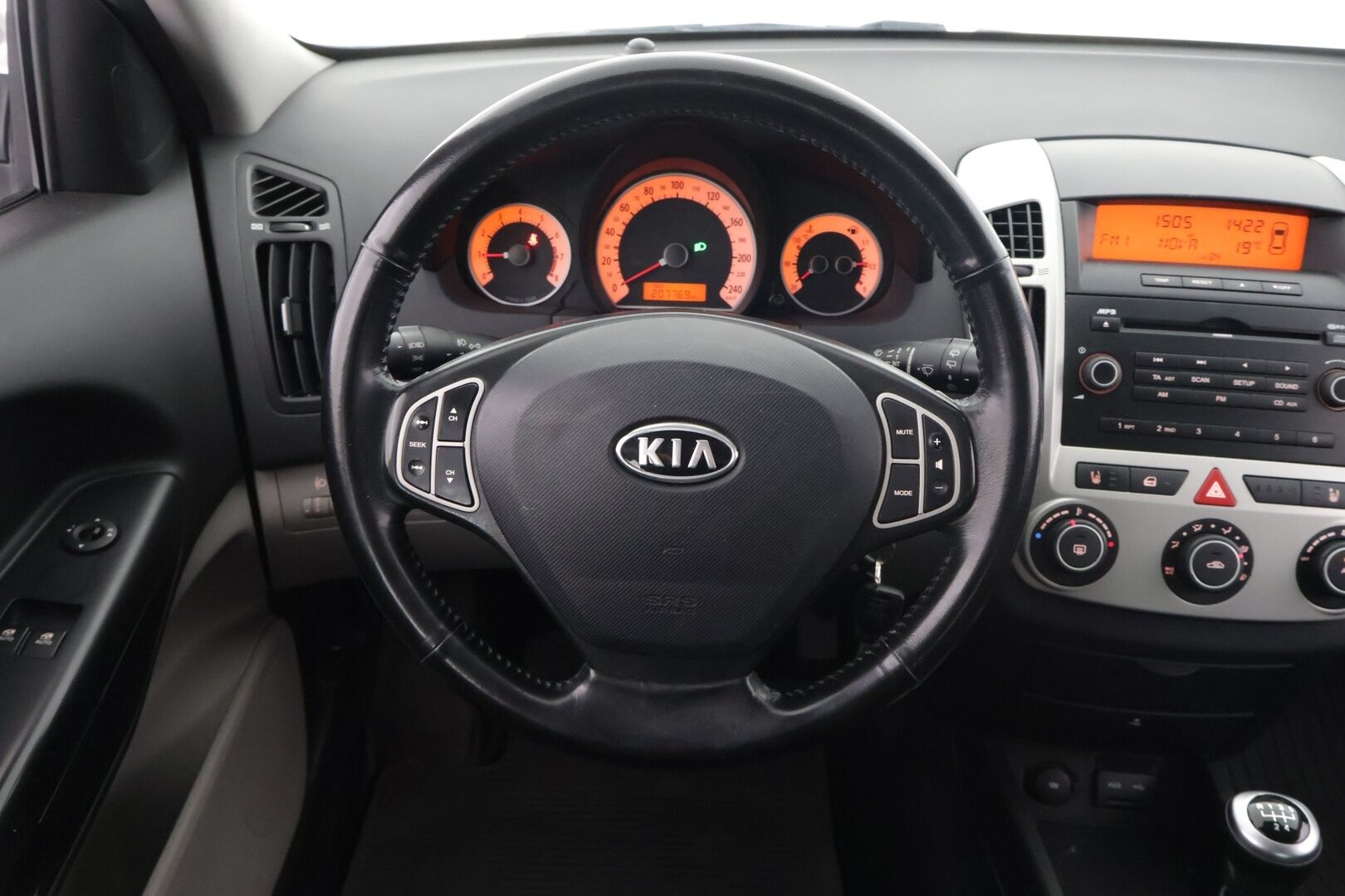 Kia cee'd 2009 1,6 EX SW - Jakoketju vaihdettu / 2x Hyvät nokian renkaat / Huoltokirja / Huutokaupat.com! 