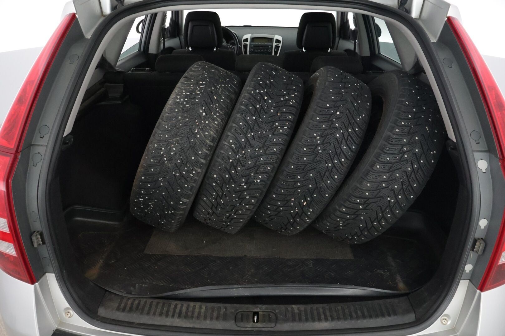 Kia cee'd 2009 1,6 EX SW - Jakoketju vaihdettu / 2x Hyvät nokian renkaat / Huoltokirja / Huutokaupat.com! 