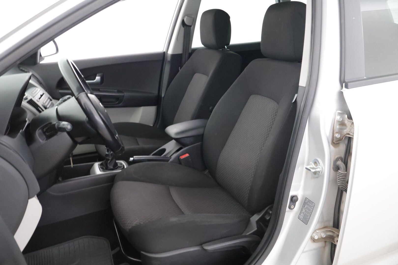 Kia cee'd 2009 1,6 EX SW - Jakoketju vaihdettu / 2x Hyvät nokian renkaat / Huoltokirja / Huutokaupat.com! 
