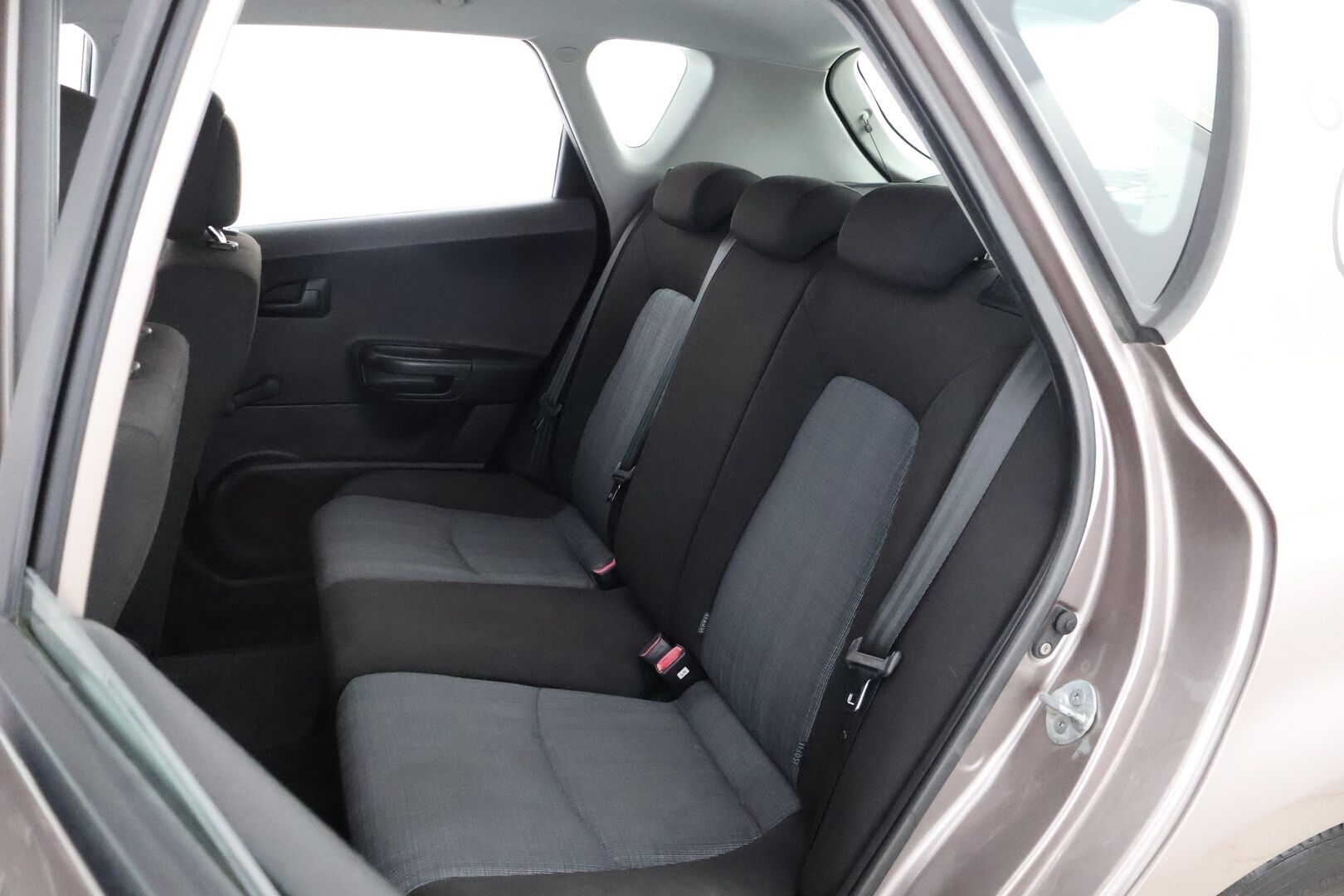Kia cee'd 2010 1,4 ISG LX 5D EcoDynamics *MYYDÄÄN HUUTOKAUPAT.COM*
