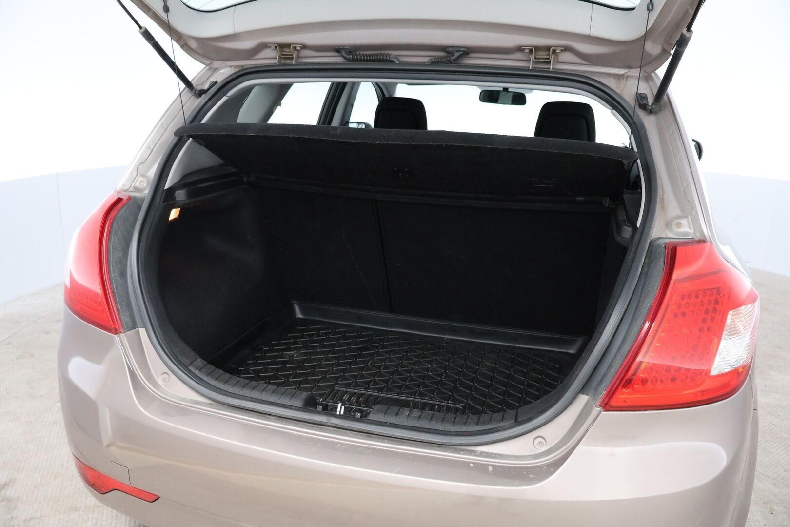 Kia cee'd 2010 1,4 ISG LX 5D EcoDynamics *MYYDÄÄN HUUTOKAUPAT.COM*