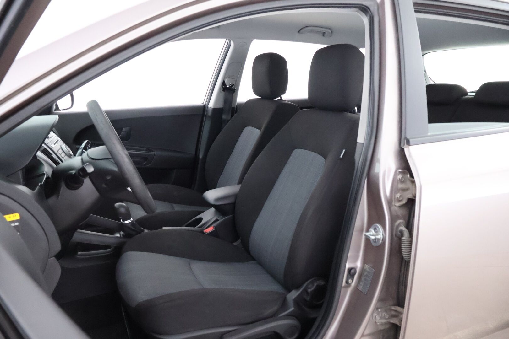 Kia cee'd 2010 1,4 ISG LX 5D EcoDynamics *MYYDÄÄN HUUTOKAUPAT.COM*