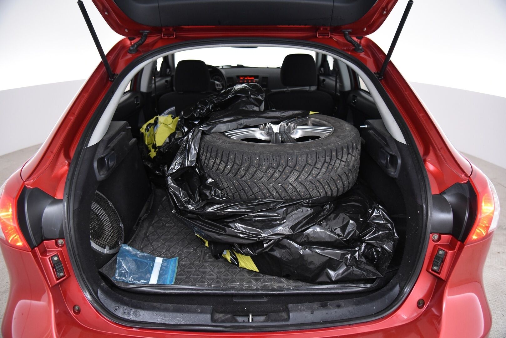 Mitsubishi Lancer 2009 Sportback 1,8 Intense Suomi-auto / Huoltokirja / Lohkolämmitin / Rockford-audio -YritysOutlet - Myydään vain yrityksille - 2x Renkaat / Ilmastointi