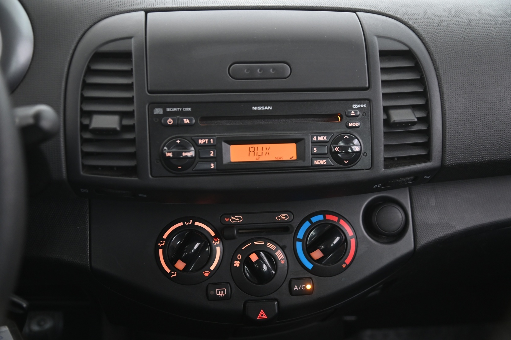 Nissan Micra 2009 1,2 59 Visia 4AT 5-ov. - 2x Renkaat&Vanteet | Radio/Aux | Siisti & Vähän ajettu!