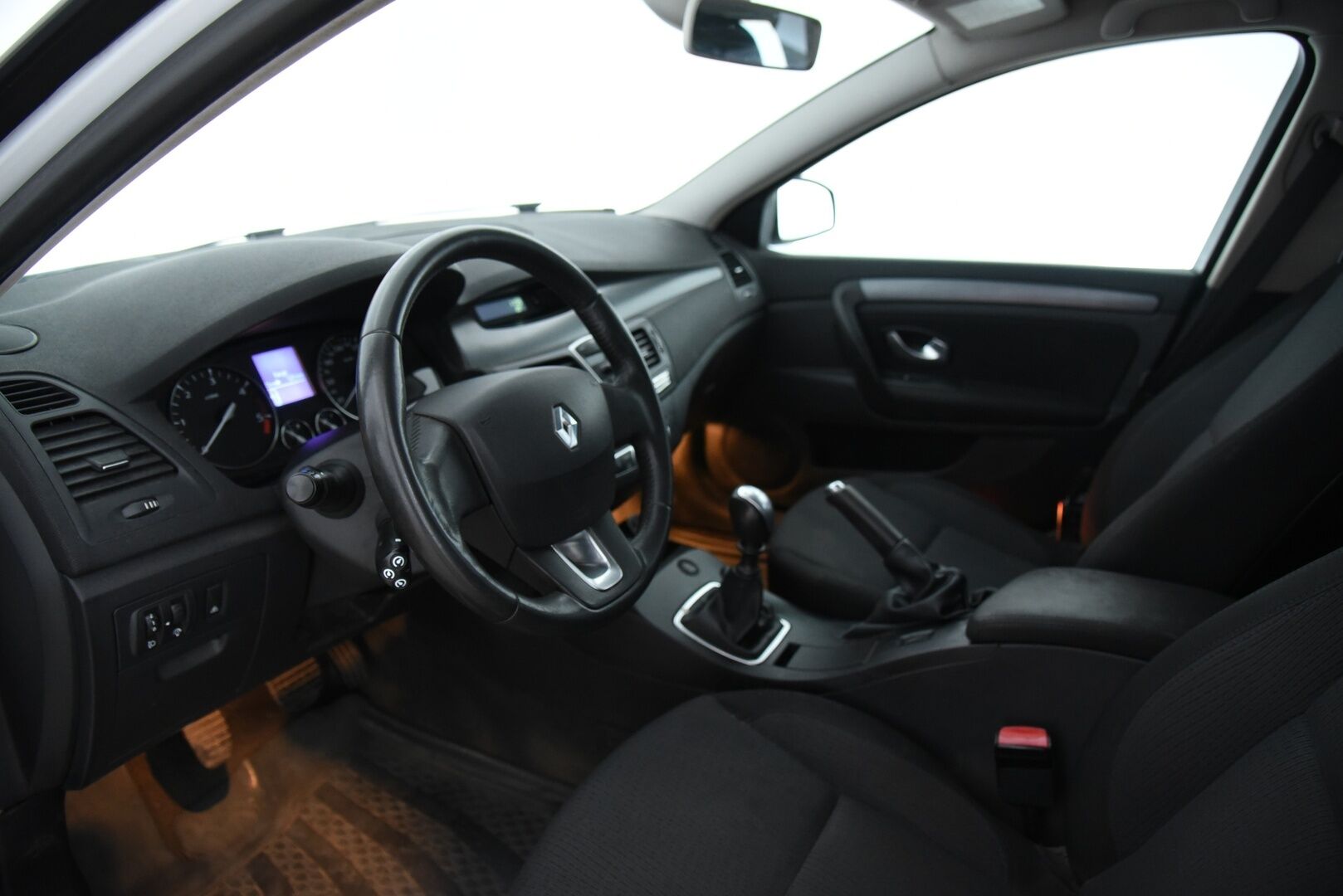 Renault Laguna 2009 Sport Tourer Expression 2,0 dCi 16V / Myydään huutokaupat.com:ssa! - Myydään vain Huutokaupat.com:ssa!