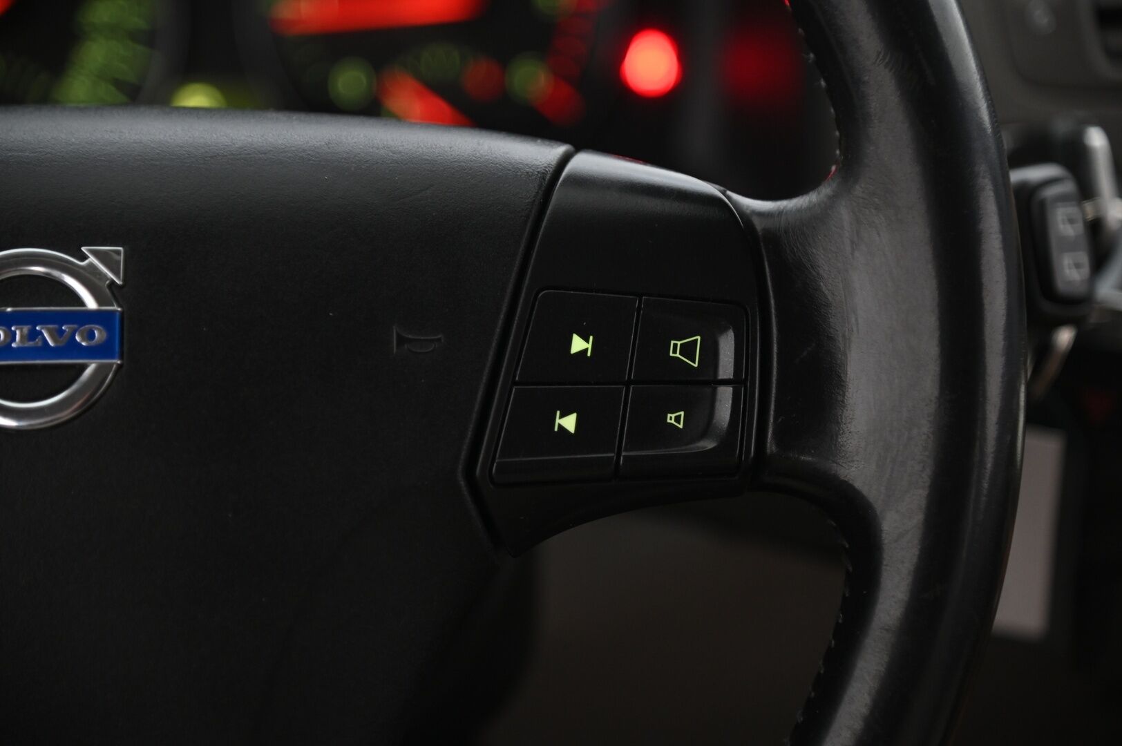 Volvo V50 2009 2,0D (136 hv) Summum aut **Suomi-Auto / Webasto / Muistipenkki / Vakkari** - *Juuri saapunut! / P-tutka / 2X Renkaat / Nahkasisusta* - Osta nyt, maksa vasta ensi vuonna