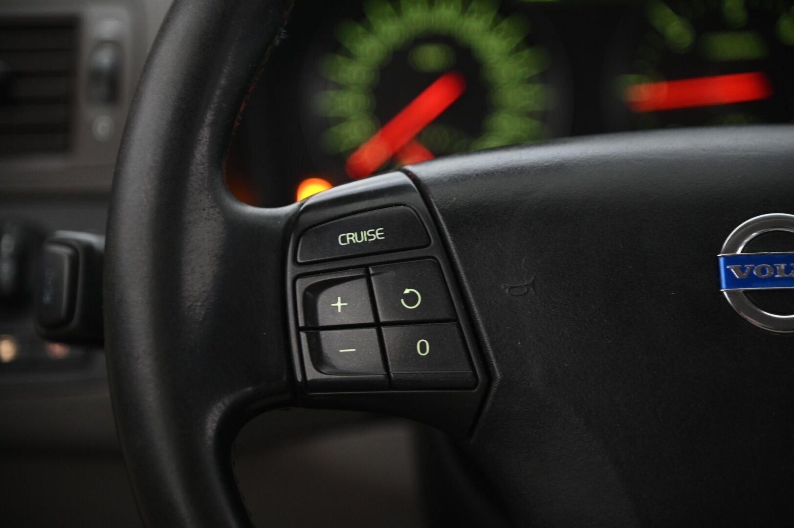 Volvo V50 2009 2,0D (136 hv) Summum aut **Suomi-Auto / Webasto / Muistipenkki / Vakkari** - *Juuri saapunut! / P-tutka / 2X Renkaat / Nahkasisusta* - Osta nyt, maksa vasta ensi vuonna