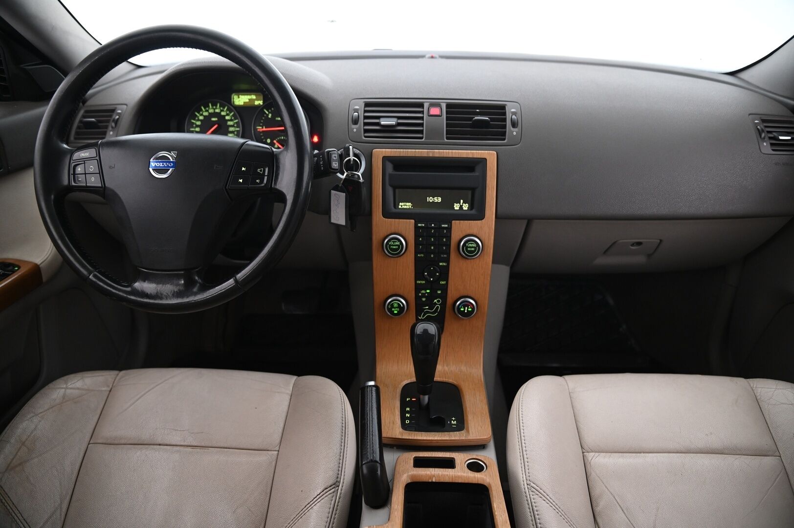 Volvo V50 2009 2,0D (136 hv) Summum aut **Suomi-Auto / Webasto / Muistipenkki / Vakkari** - *Juuri saapunut! / P-tutka / 2X Renkaat / Nahkasisusta* - Osta nyt, maksa vasta ensi vuonna