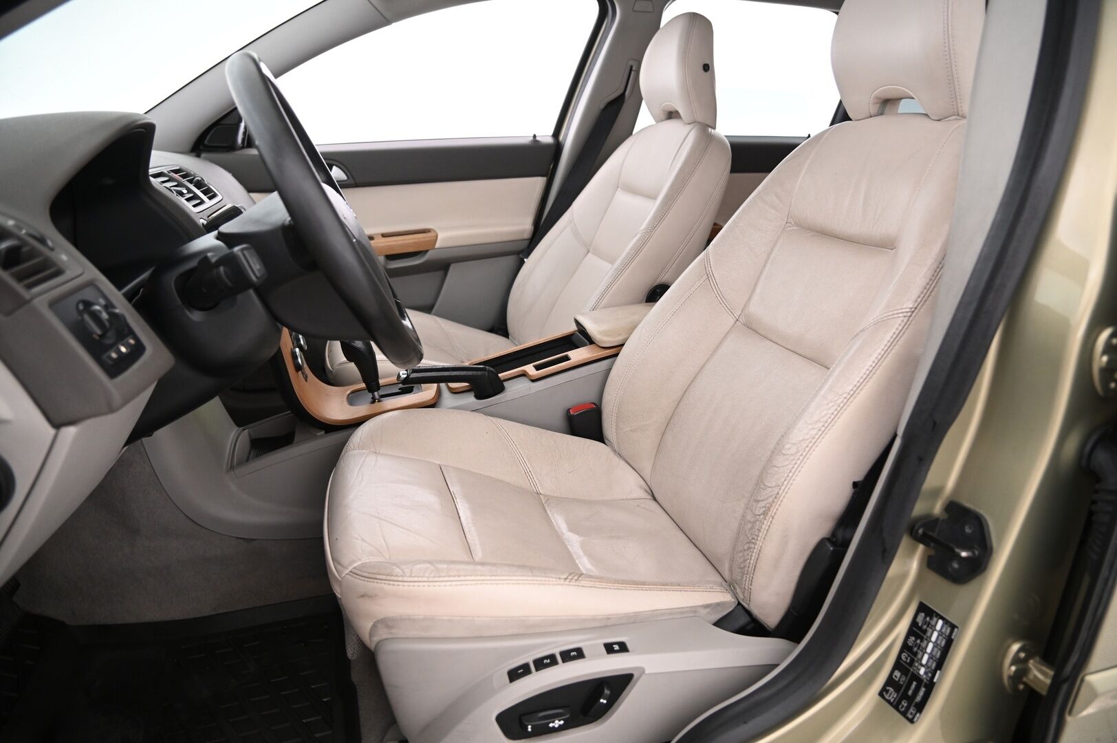 Volvo V50 2009 2,0D (136 hv) Summum aut **Suomi-Auto / Webasto / Muistipenkki / Vakkari** - *Juuri saapunut! / P-tutka / 2X Renkaat / Nahkasisusta* - Osta nyt, maksa vasta ensi vuonna