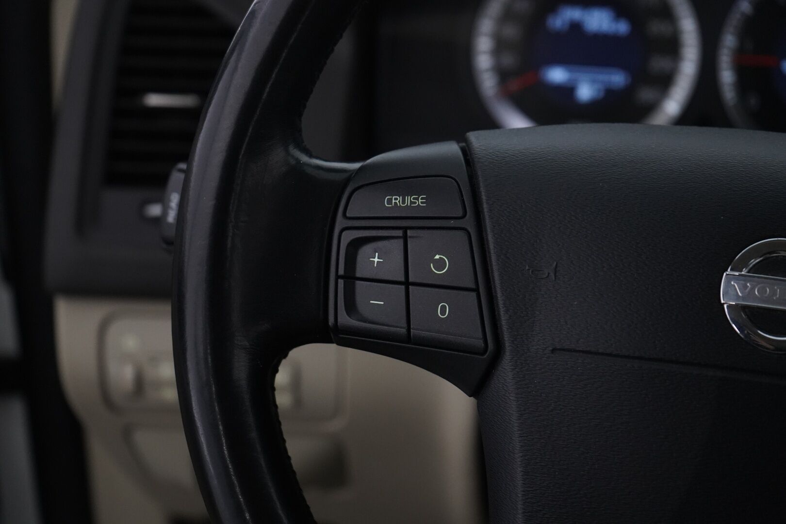 Volvo XC60 2009 D5 AWD Summum *- YritysOutlet - Myydään vain yrityksille * - Suomi-auto / Nahkasisusta / Muistipenkki / Webasto / Vetokoukku