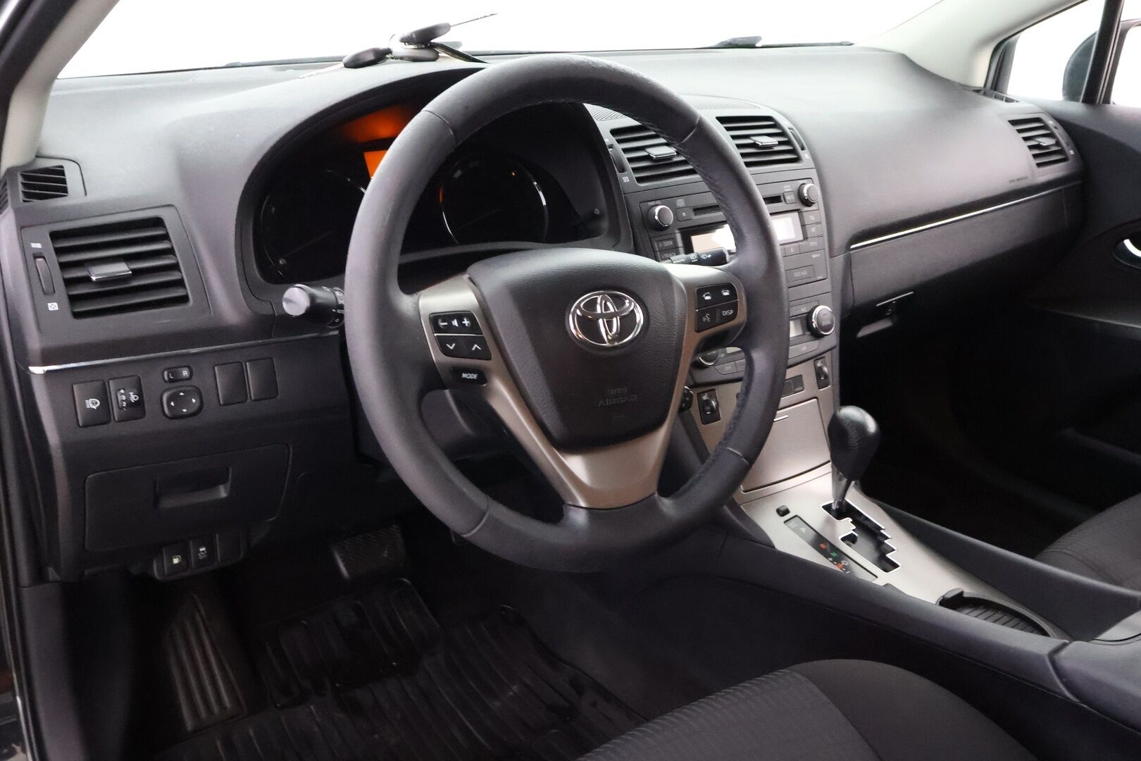Toyota Avensis 2010 1,8 Valvematic Linea Sol Wagon Multidrive S * Suomiauto / Vetokoukku / Lohko & Sisäpistoke / Vakkari - 2x Hyvät renkaat / Siisti yksilö / Juuri tullut Tampereelle!