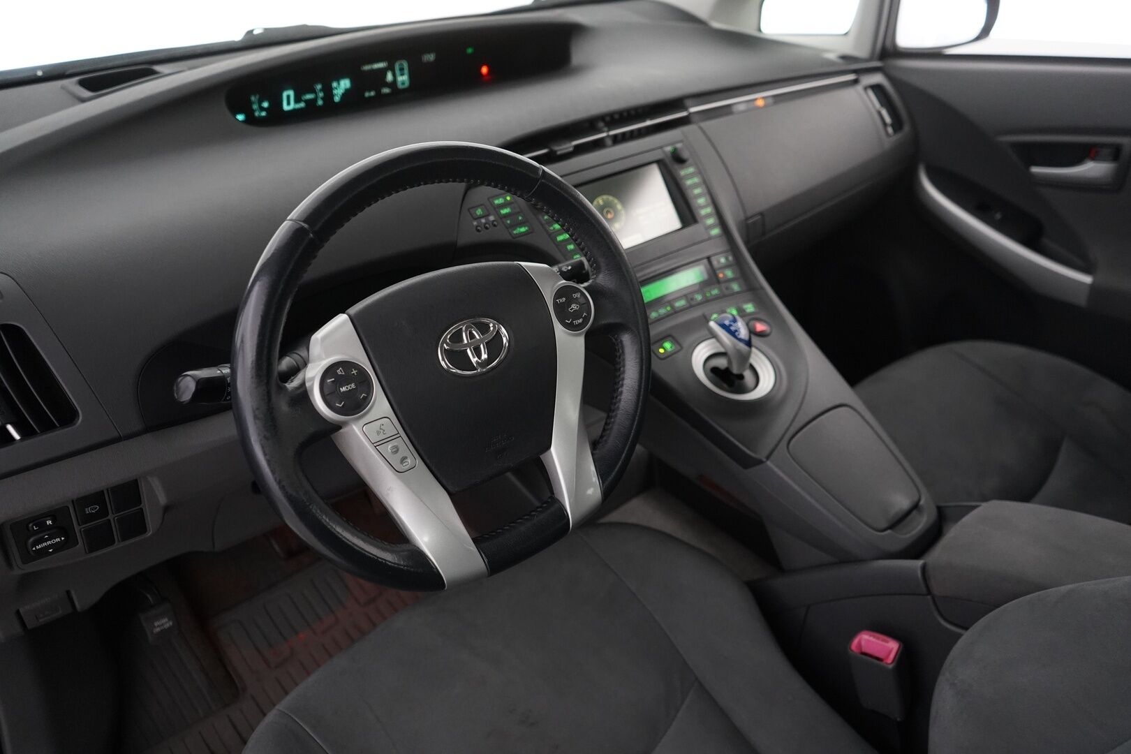 Toyota Prius 2011 HSD Premium 5ov * HUD / Peruutuskamera / Keyless / Vakkari / Lohkolämmitin * - Suomi-auto / Merkkihuollettu / Katsastettu 30.7.25 / Viimeisin huolto 238tkm 