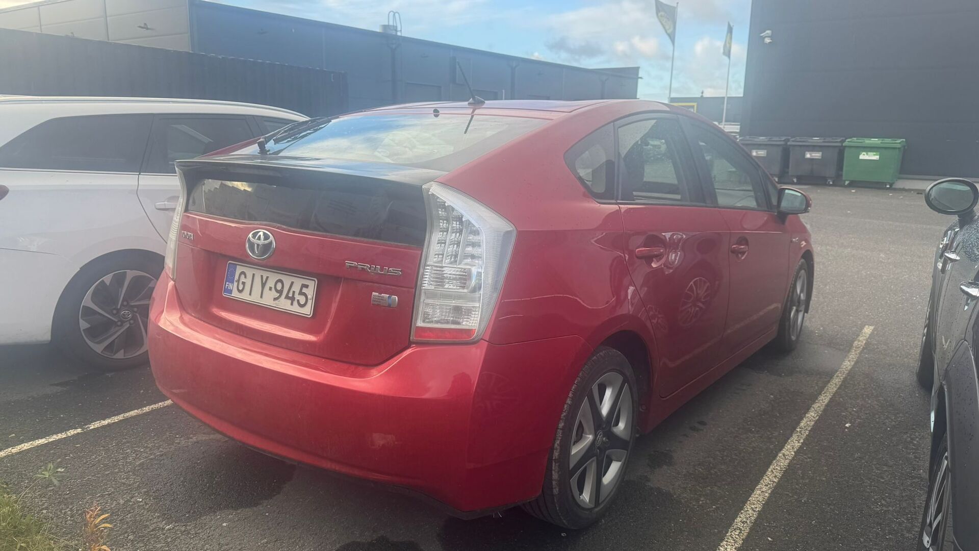 Toyota Prius 2011 HSD Premium 5ov * HUD / Peruutuskamera / Keyless / Vakkari / Lohkolämmitin * - Suomi-auto / Merkkihuollettu / Katsastettu 30.7.25 / Viimeisin huolto 238tkm 