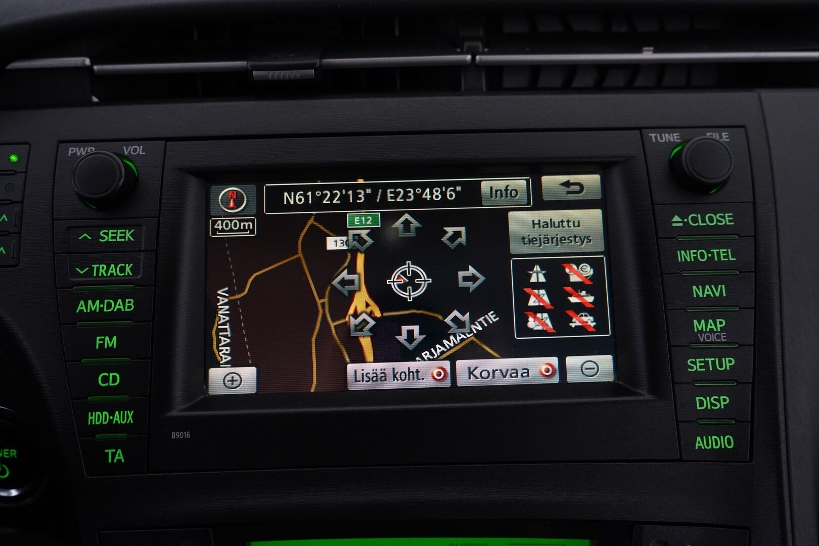 Toyota Prius 2011 HSD Premium 5ov * HUD / Peruutuskamera / Keyless / Vakkari / Lohkolämmitin * - Suomi-auto / Merkkihuollettu / Katsastettu 30.7.25 / Viimeisin huolto 238tkm 