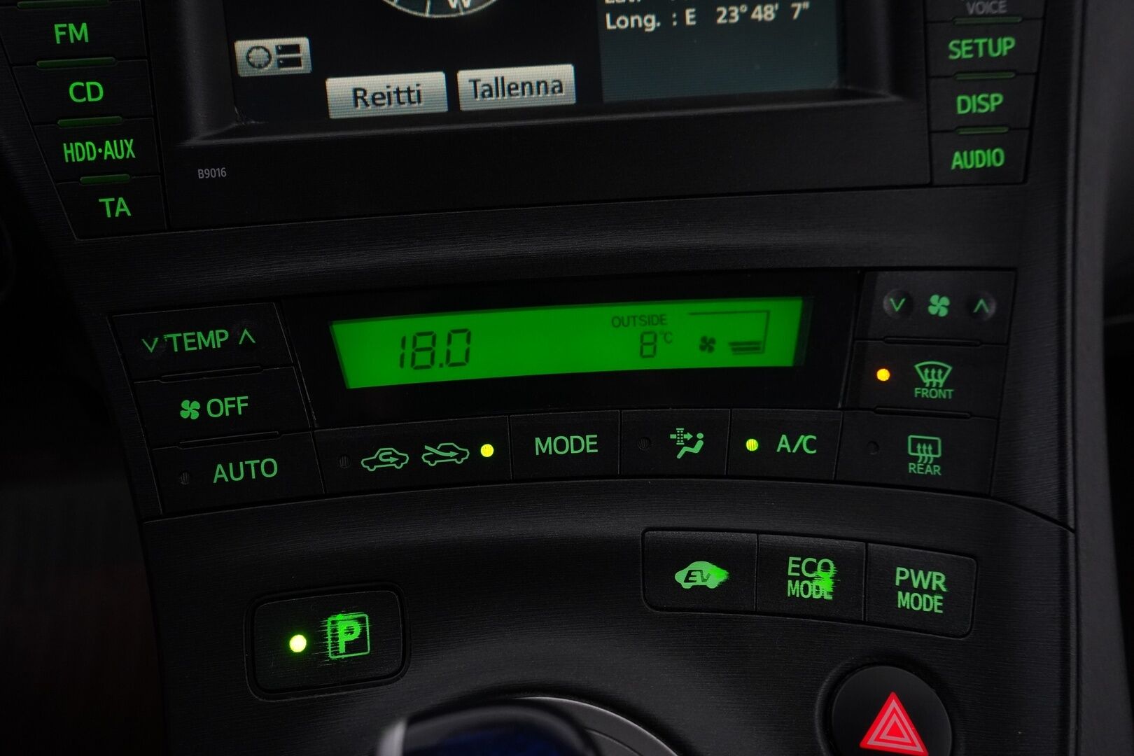 Toyota Prius 2011 HSD Premium 5ov * HUD / Peruutuskamera / Keyless / Vakkari / Lohkolämmitin * - Suomi-auto / Merkkihuollettu / Katsastettu 30.7.25 / Viimeisin huolto 238tkm 