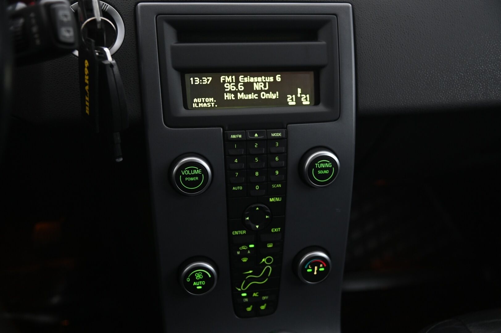 Volvo V50 2011 1,6D DRIVe start/stop Kinetic man *Myydään Huutokaupat.com kautta!* - https://huutokaupat.com/kohde/6567758/volvo-v50-webasto-nahat-koukku-2011