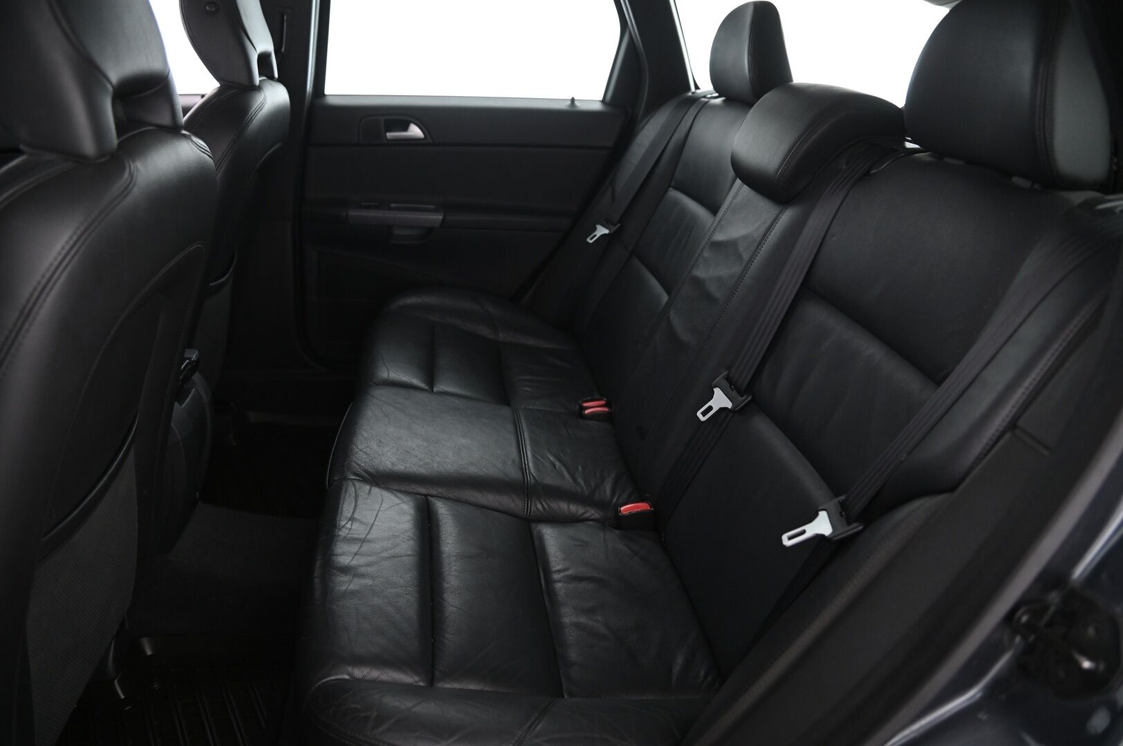 Volvo V50 2011 1,6D DRIVe start/stop Kinetic man *Myydään Huutokaupat.com kautta!* - https://huutokaupat.com/kohde/6567758/volvo-v50-webasto-nahat-koukku-2011