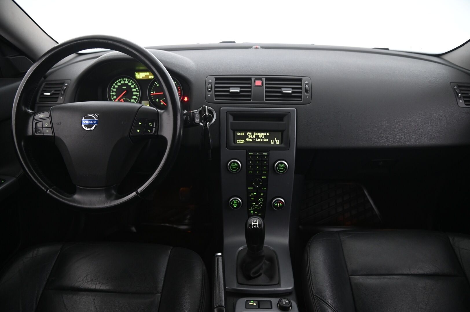 Volvo V50 2011 1,6D DRIVe start/stop Kinetic man *Myydään Huutokaupat.com kautta!* - https://huutokaupat.com/kohde/6567758/volvo-v50-webasto-nahat-koukku-2011