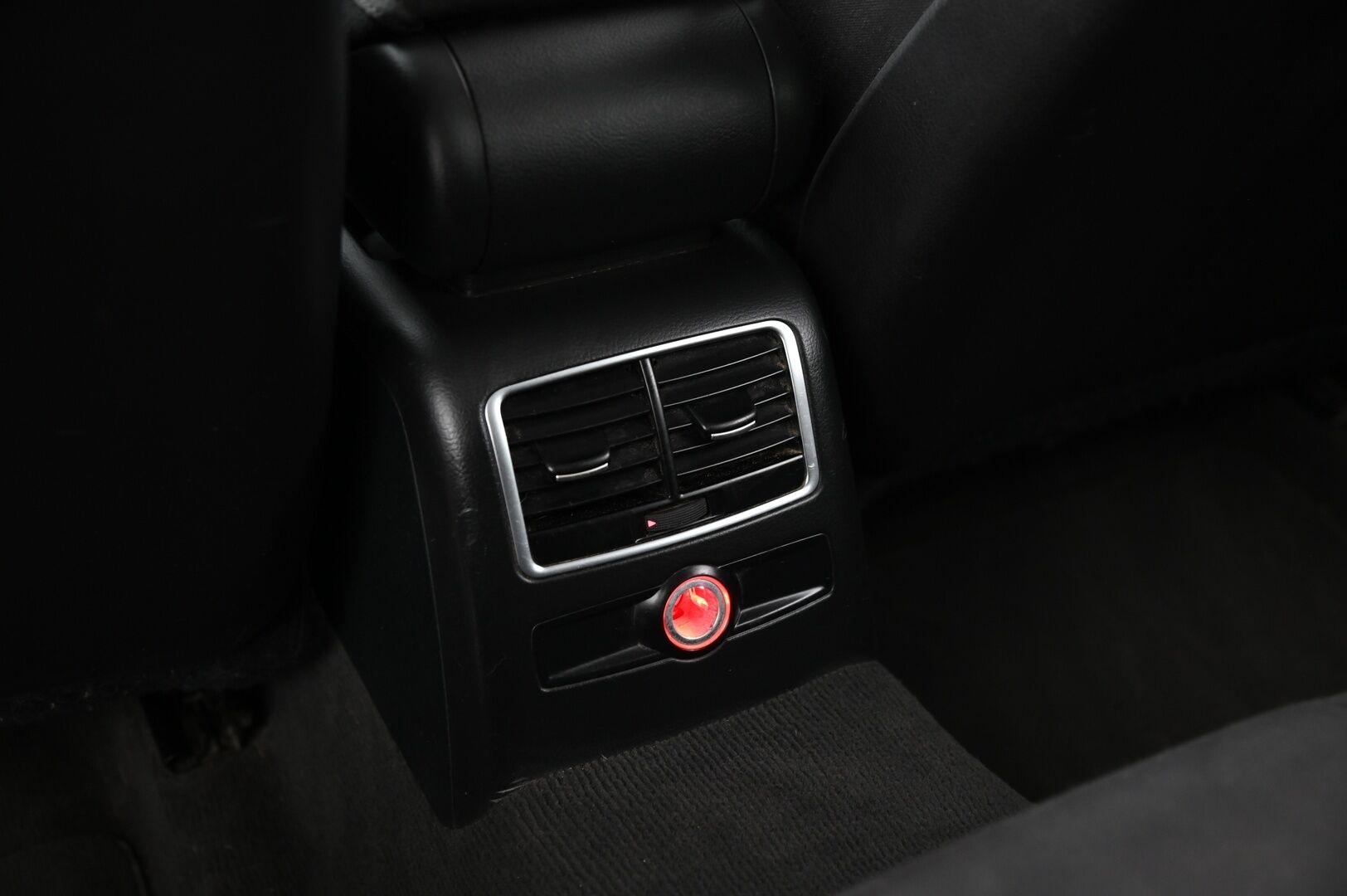 Audi A6 2010 S line Business 2,0e TDI *Myydään Huutokaupat.com*