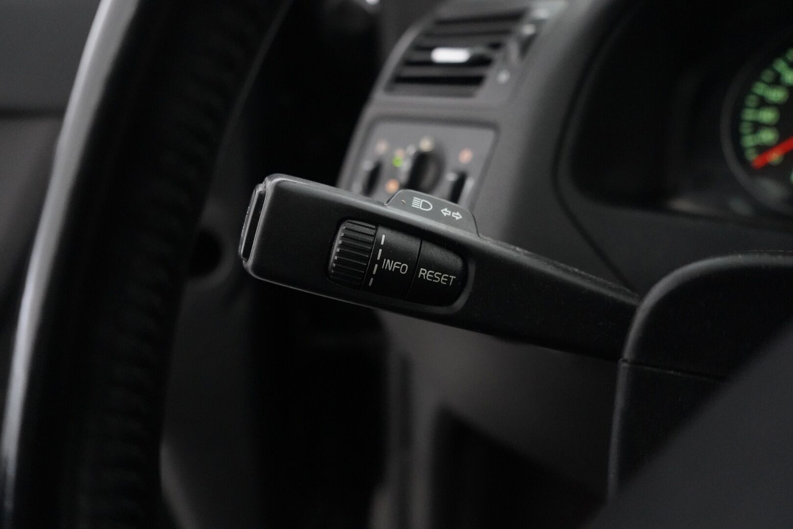 Volvo V50 2010 1,6D DRIVe start/stop Kinetic man - Huutokaupat.com sivustolla myynnissä!