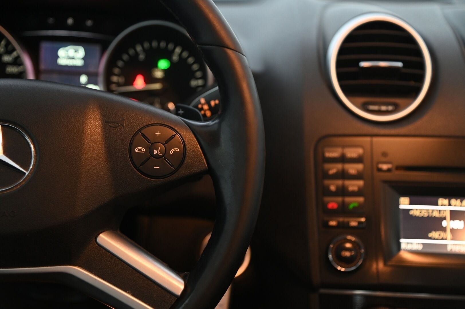 Mercedes-Benz ML 2011 300 CDI 4MATIC*YritysOutlet - Myydään vain yrityksille* - *YritysOutlet - Myydään vain yrityksille*