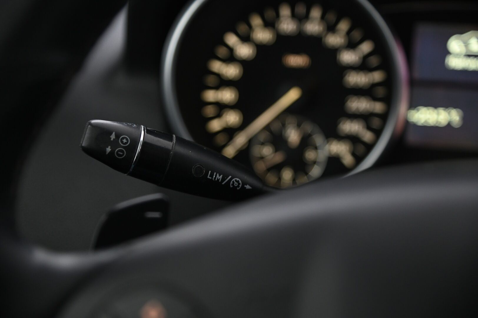 Mercedes-Benz ML 2011 300 CDI 4MATIC*YritysOutlet - Myydään vain yrityksille* - *YritysOutlet - Myydään vain yrityksille*