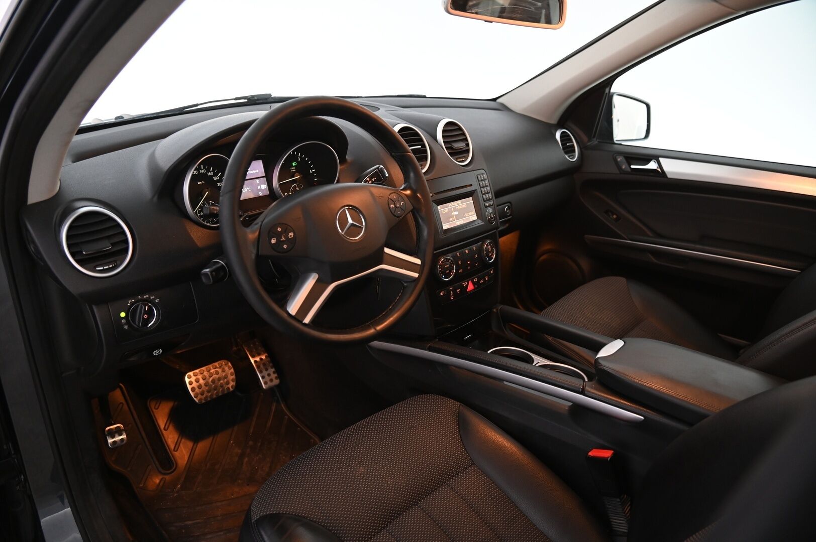 Mercedes-Benz ML 2011 300 CDI 4MATIC*YritysOutlet - Myydään vain yrityksille* - *YritysOutlet - Myydään vain yrityksille*