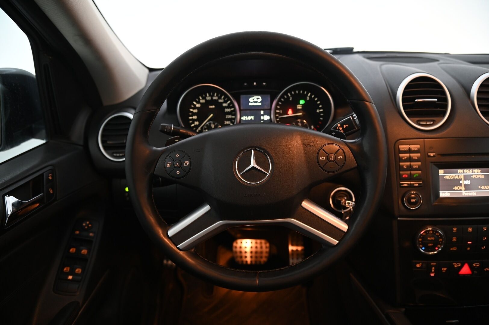 Mercedes-Benz ML 2011 300 CDI 4MATIC*YritysOutlet - Myydään vain yrityksille* - *YritysOutlet - Myydään vain yrityksille*