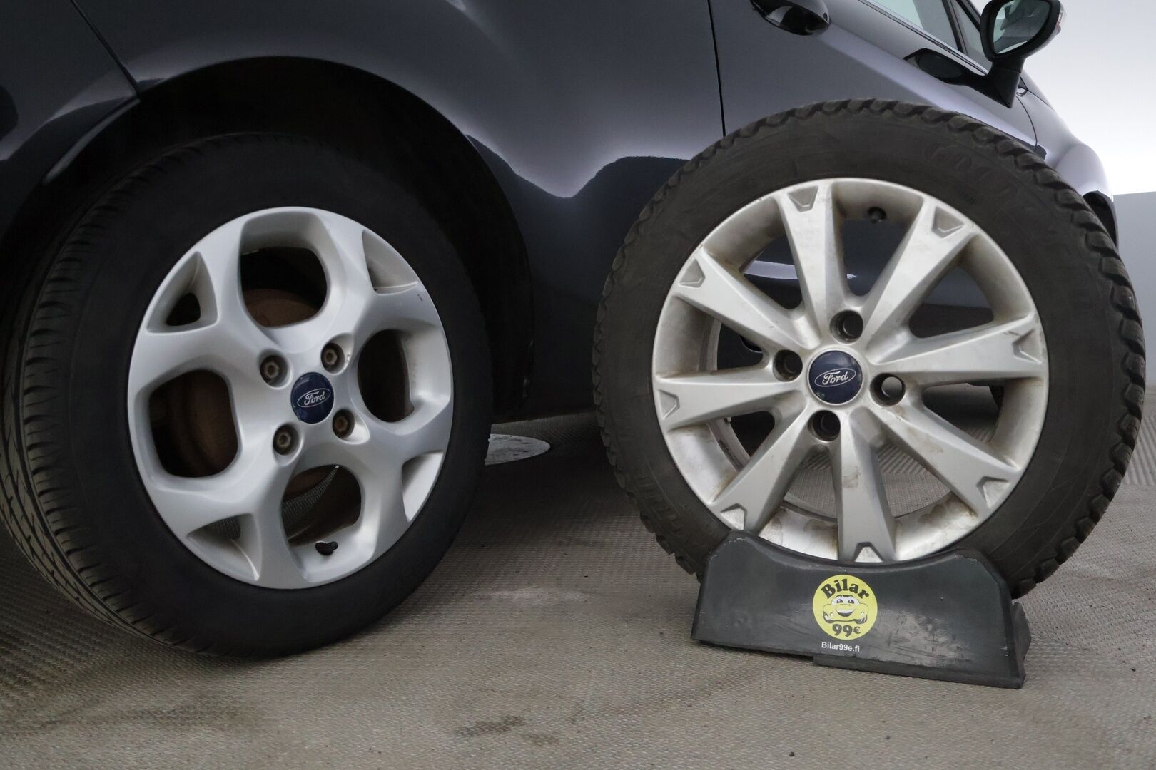 Ford Fiesta 2010 1,25 82 hv Titanium M5 3-ovinen * Suomiauto / Lohkolämmitin / Ilmastointi * - * 2-om. Suomiauto / Hyvin huollettu! / Kahdet hyvät renkaat *