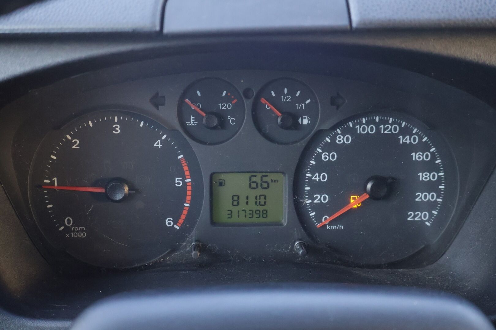 Ford Transit 2010 300L 2,2TDCi 115 N1 Van Trend FWD 4,36 Puolikorkea- YritysOutlet - Myydään vain yrityksille - *Suomiauto / Eber / Koukku* - – Tämä auto myydään YritysOutlet -valikoimasta vain yritykselle