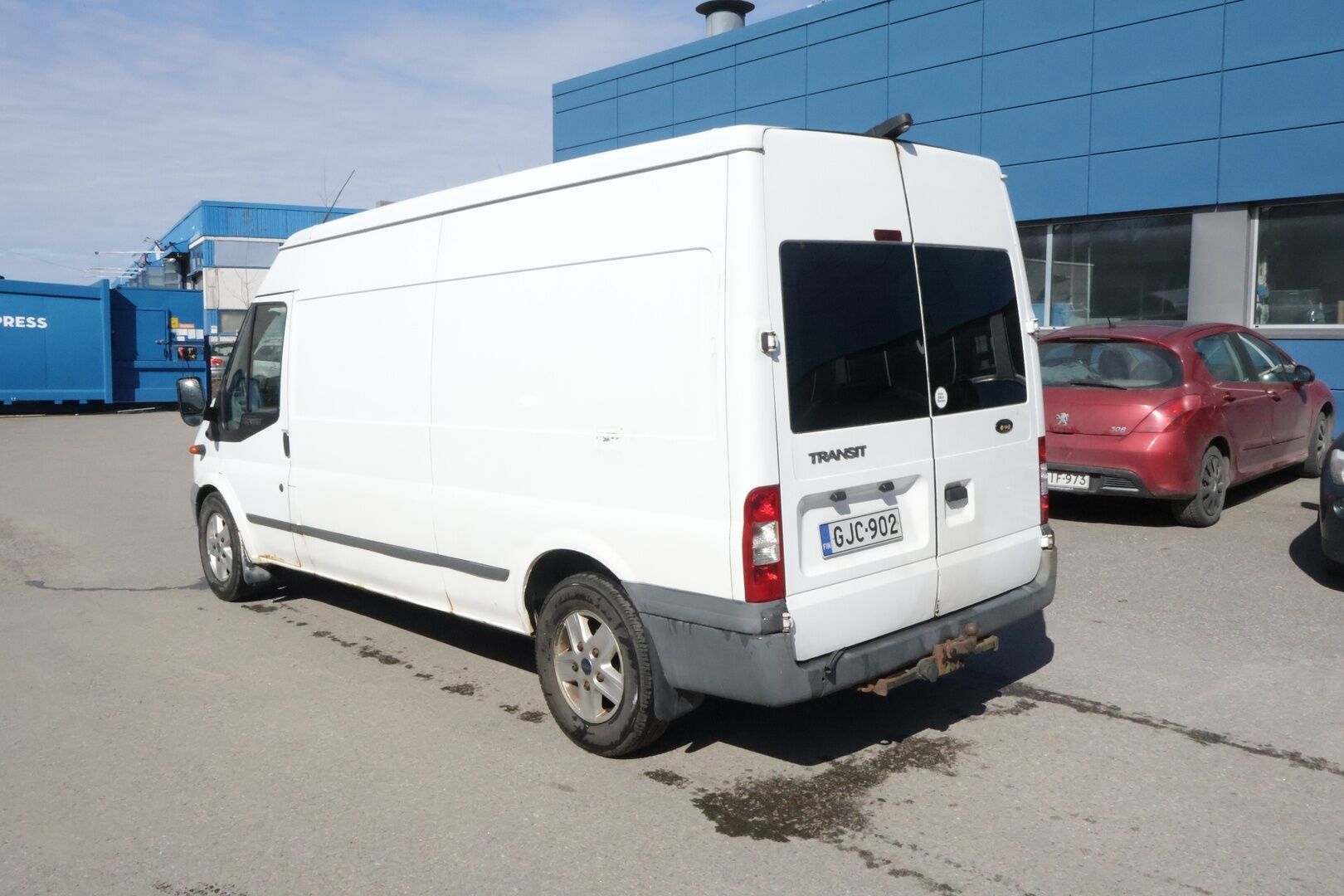 Ford Transit 2010 300L 2,2TDCi 115 N1 Van Trend FWD 4,36 Puolikorkea - Myydään huutokaupat.com *Suomiauto / Eber / Koukku* - Myydään huutokaupassa eniten tarjoavalle! / 2x renkaat vanteilla