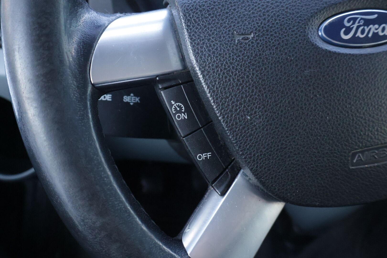 Ford Transit 2010 300L 2,2TDCi 115 N1 Van Trend FWD 4,36 Puolikorkea- YritysOutlet - Myydään vain yrityksille - *Suomiauto / Eber / Koukku* - – Tämä auto myydään YritysOutlet -valikoimasta vain yritykselle