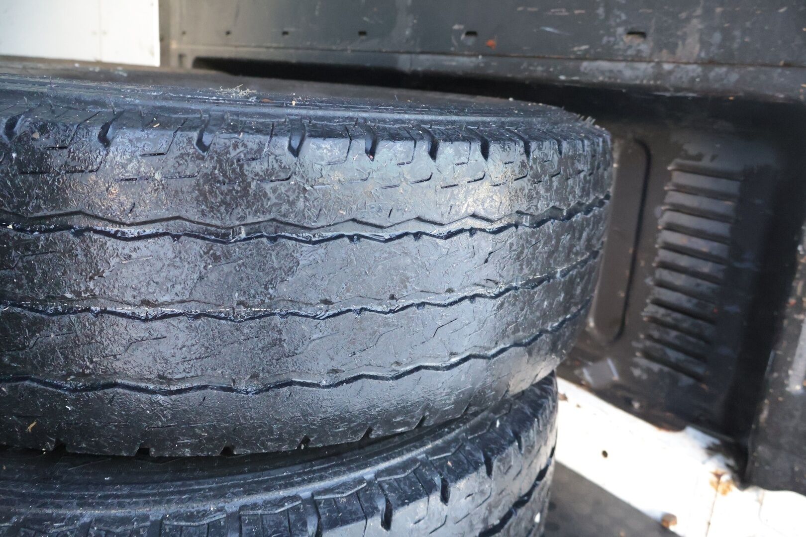 Ford Transit 2010 300L 2,2TDCi 115 N1 Van Trend FWD 4,36 Puolikorkea- YritysOutlet - Myydään vain yrityksille - *Suomiauto / Eber / Koukku* - – Tämä auto myydään YritysOutlet -valikoimasta vain yritykselle