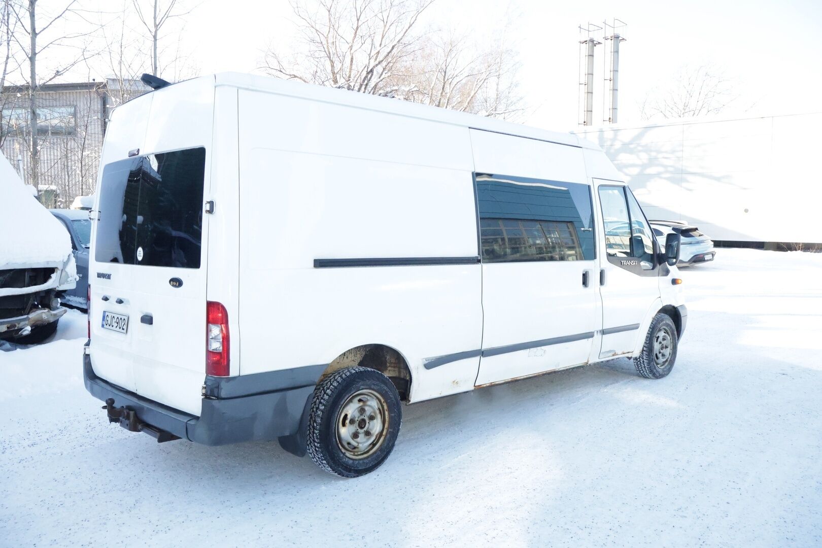 Ford Transit 2010 300L 2,2TDCi 115 N1 Van Trend FWD 4,36 Puolikorkea - Myydään huutokaupat.com *Suomiauto / Eber / Koukku* - Myydään huutokaupassa eniten tarjoavalle! / 2x renkaat vanteilla