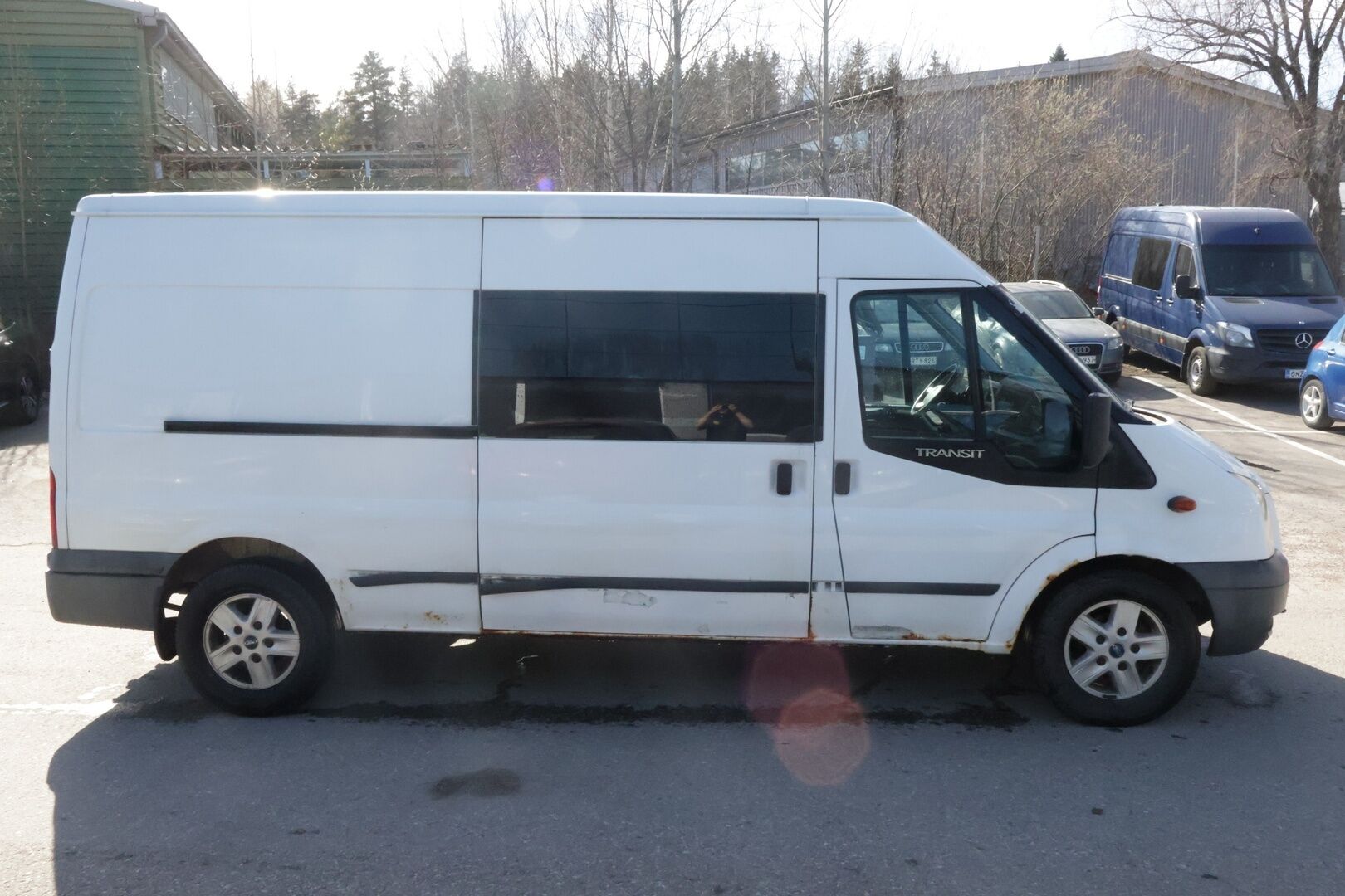 Ford Transit 2010 300L 2,2TDCi 115 N1 Van Trend FWD 4,36 Puolikorkea - Myydään huutokaupat.com *Suomiauto / Eber / Koukku* - Myydään huutokaupassa eniten tarjoavalle! / 2x renkaat vanteilla
