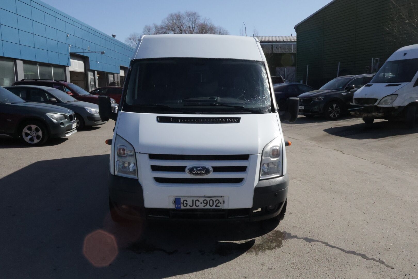 Ford Transit 2010 300L 2,2TDCi 115 N1 Van Trend FWD 4,36 Puolikorkea - Myydään huutokaupat.com *Suomiauto / Eber / Koukku* - Myydään huutokaupassa eniten tarjoavalle! / 2x renkaat vanteilla