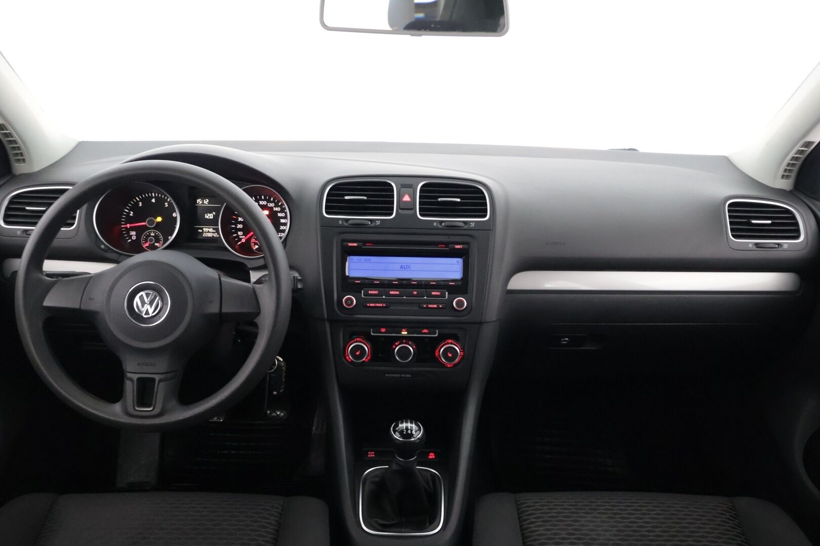 Volkswagen Golf 2010 Trendline 1,2 TSI 77 kW (105 hv) BlueMotion Technology 4-ovinen * YritysOutlet - Myydään vain yrityksille * - YritysOutlet - Myydään vain yrityksille / Leimaa 07/2026 / Kahdet renkaat