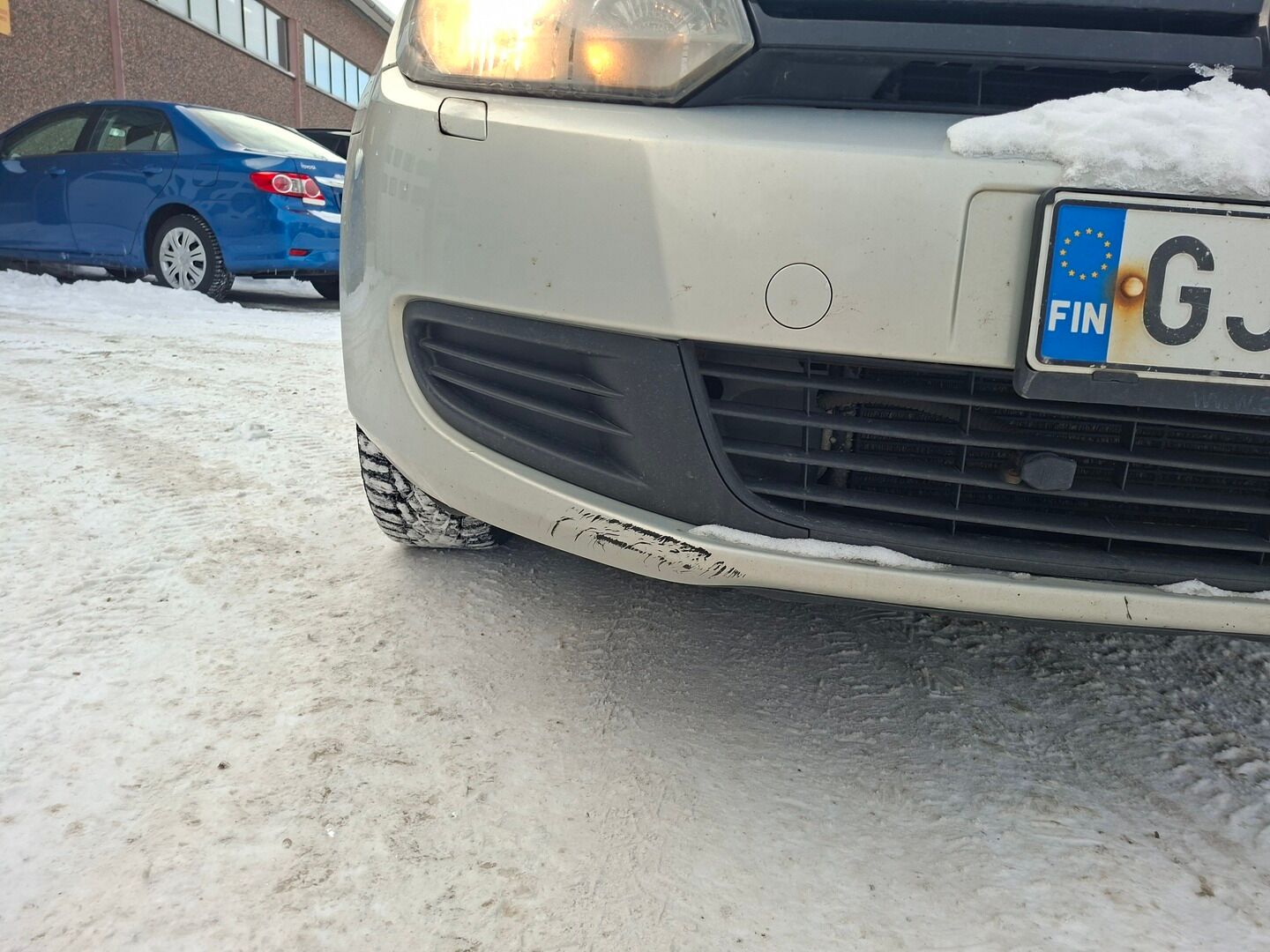 Volkswagen Golf 2010 Trendline 1,2 TSI 77 kW (105 hv) BlueMotion Technology 4-ovinen * YritysOutlet - Myydään vain yrityksille * - YritysOutlet - Myydään vain yrityksille / Leimaa 07/2026 / Kahdet renkaat