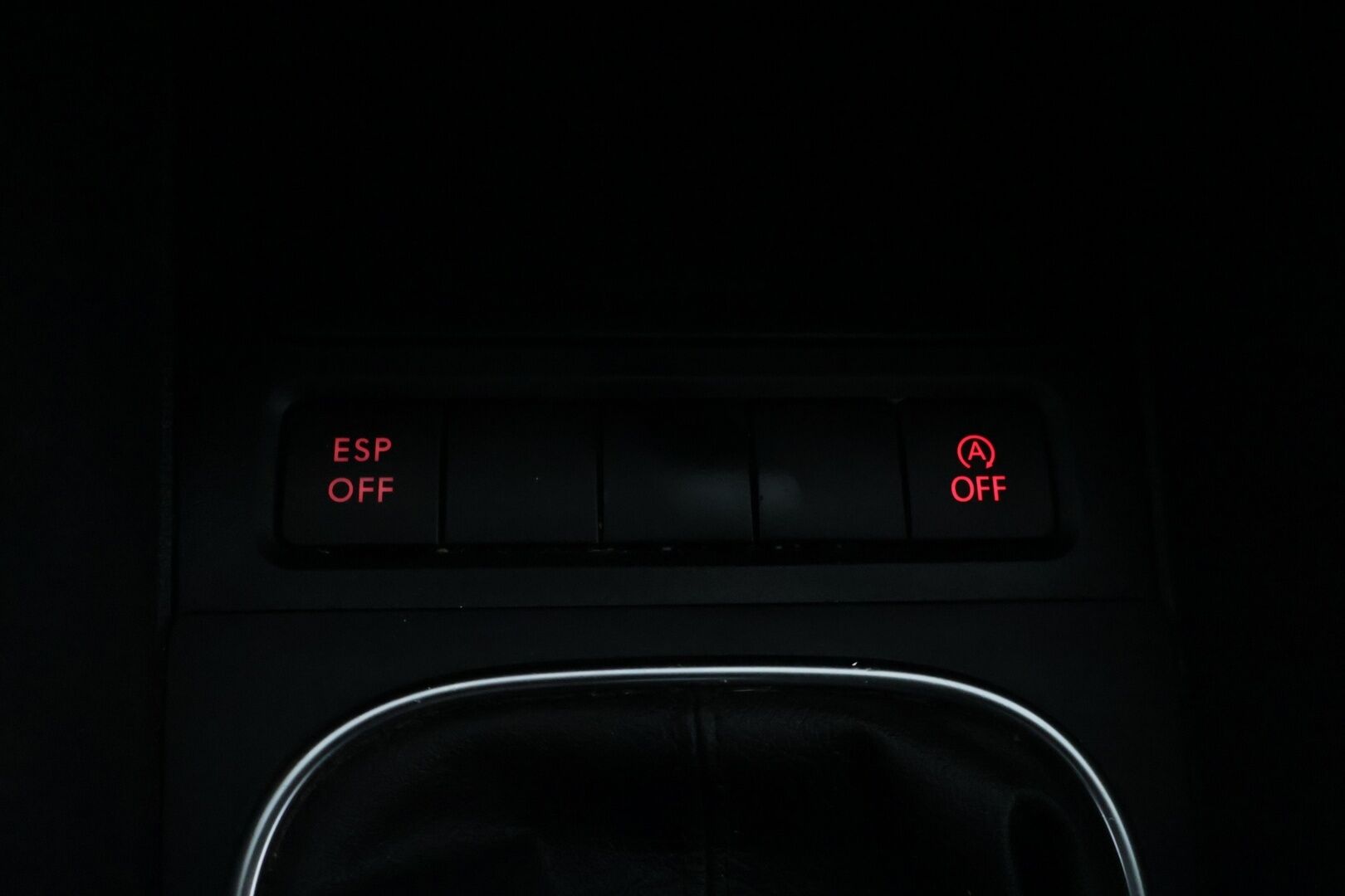 Volkswagen Golf 2010 Trendline 1,2 TSI 77 kW (105 hv) BlueMotion Technology 4-ovinen * YritysOutlet - Myydään vain yrityksille * - YritysOutlet - Myydään vain yrityksille / Leimaa 07/2026 / Kahdet renkaat