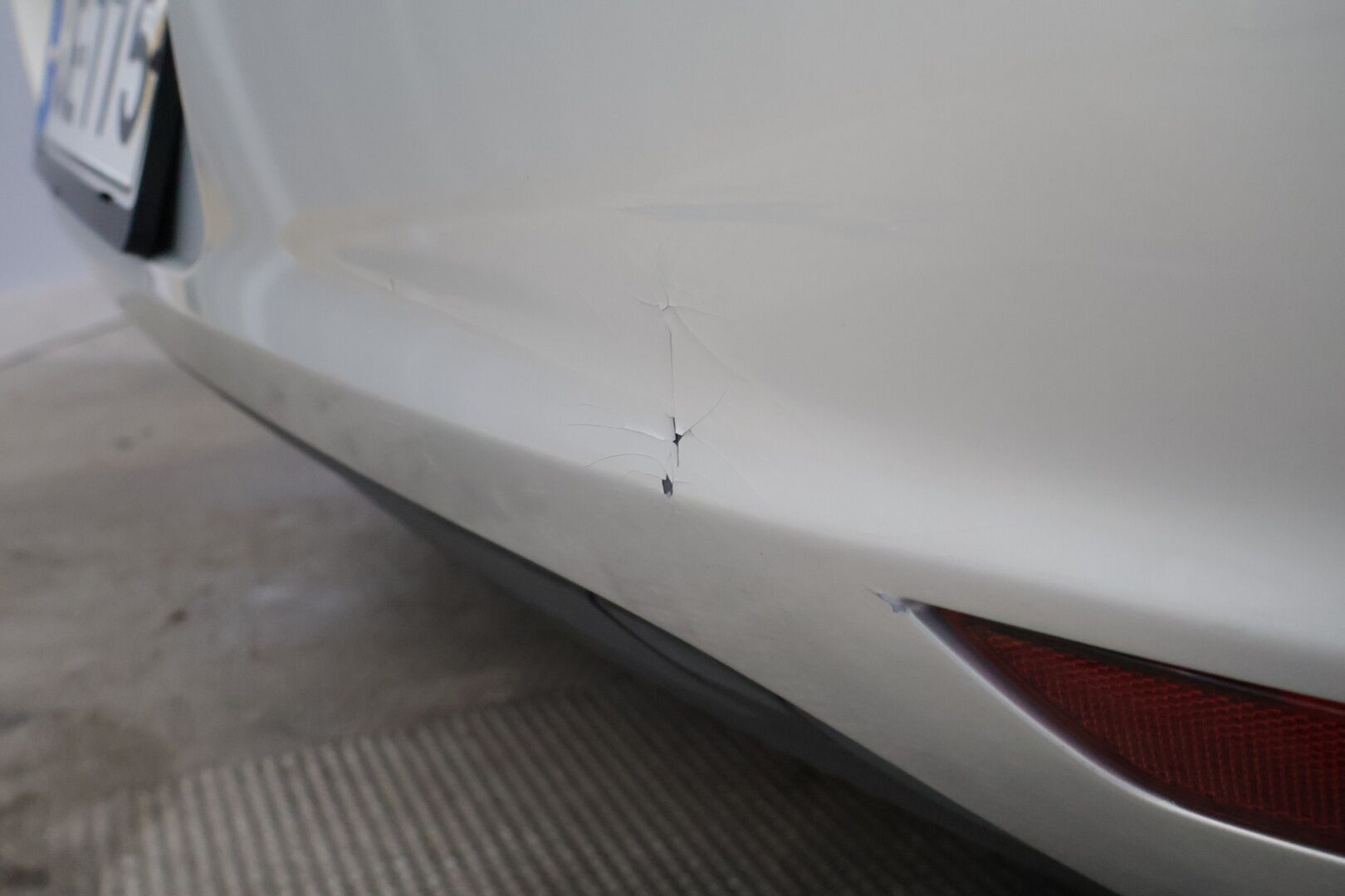 Volkswagen Golf 2010 Trendline 1,2 TSI 77 kW (105 hv) BlueMotion Technology 4-ovinen * YritysOutlet - Myydään vain yrityksille * - YritysOutlet - Myydään vain yrityksille / Leimaa 07/2026 / Kahdet renkaat