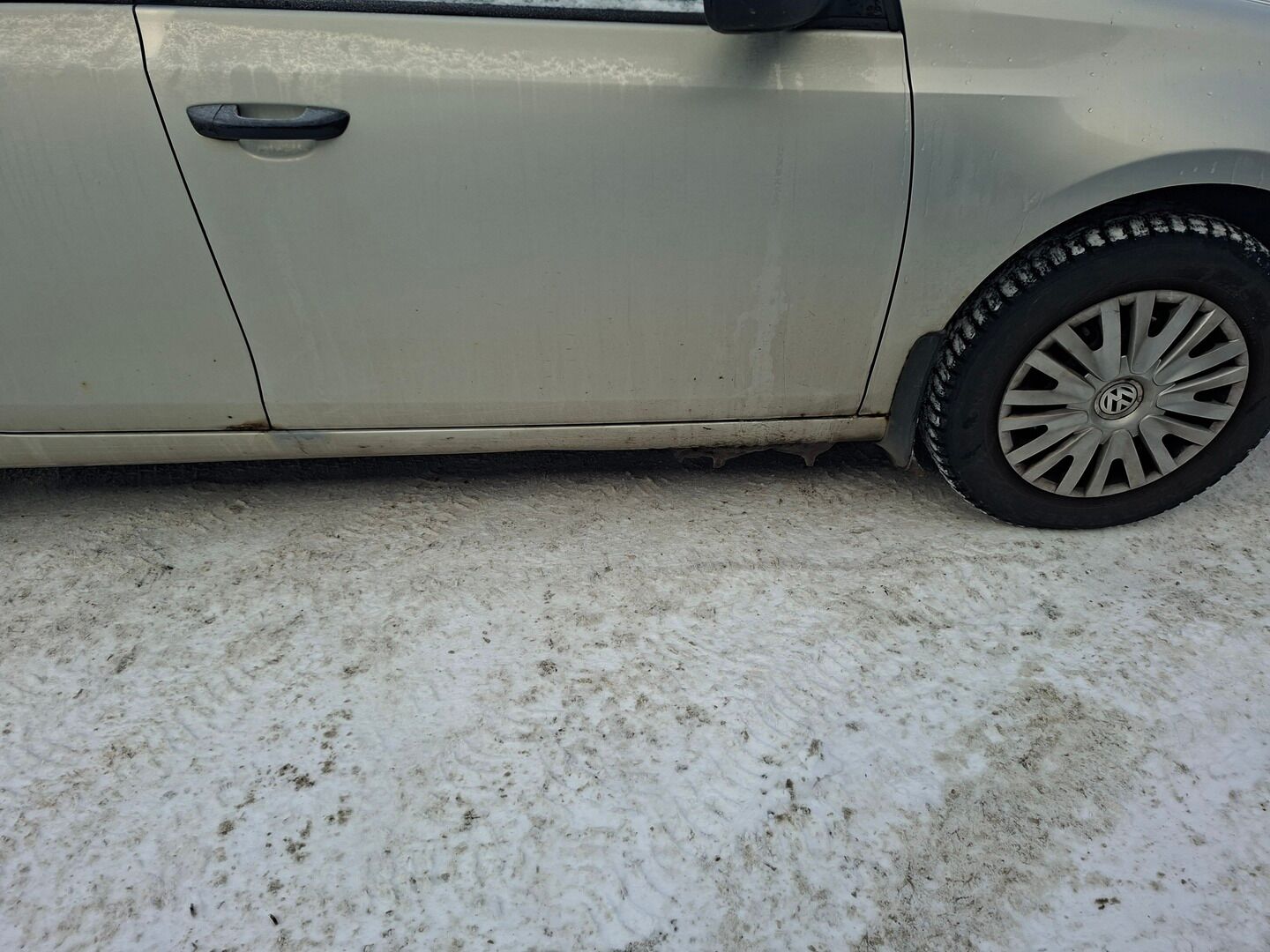 Volkswagen Golf 2010 Trendline 1,2 TSI 77 kW (105 hv) BlueMotion Technology 4-ovinen * YritysOutlet - Myydään vain yrityksille * - YritysOutlet - Myydään vain yrityksille / Leimaa 07/2026 / Kahdet renkaat