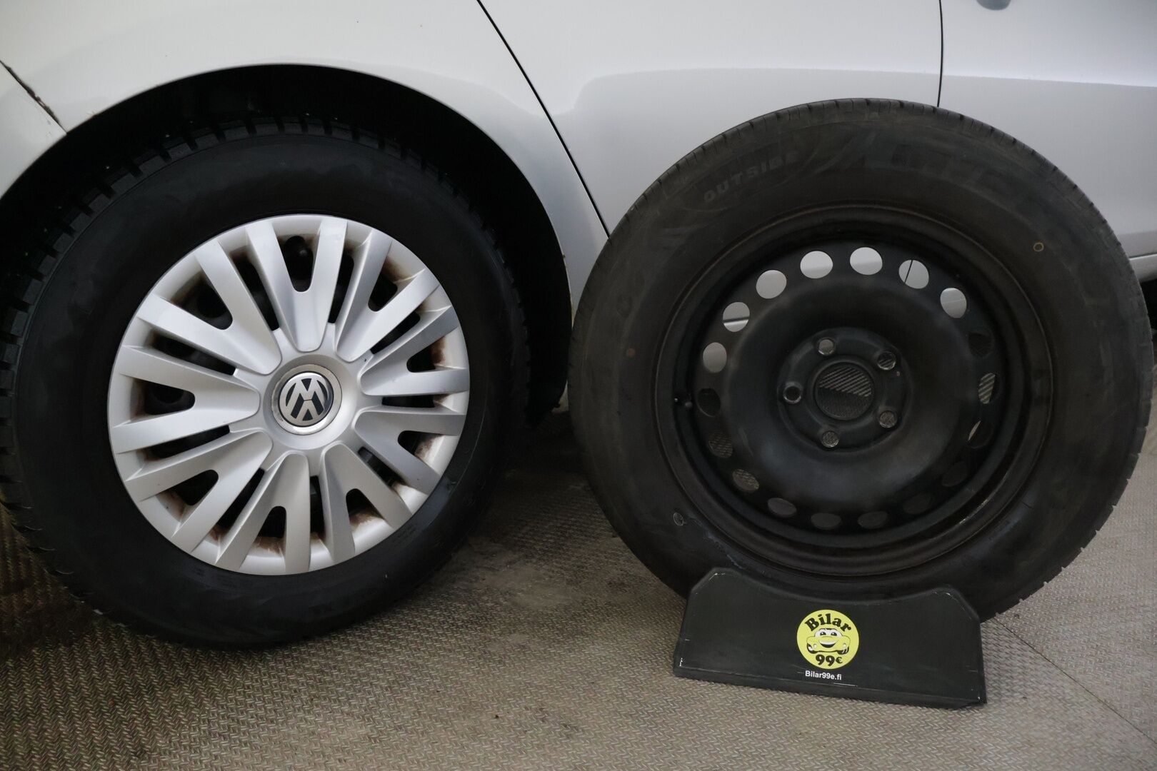 Volkswagen Golf 2010 Trendline 1,2 TSI 77 kW (105 hv) BlueMotion Technology 4-ovinen * YritysOutlet - Myydään vain yrityksille * - YritysOutlet - Myydään vain yrityksille / Leimaa 07/2026 / Kahdet renkaat