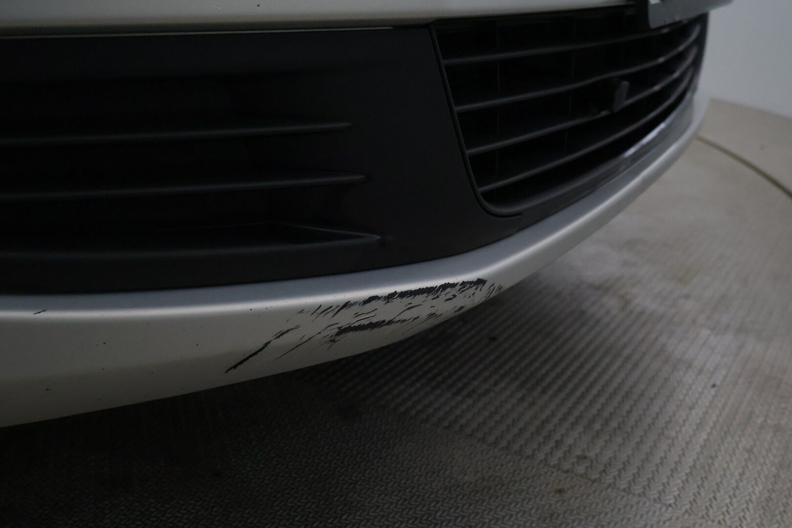 Volkswagen Golf 2010 Trendline 1,2 TSI 77 kW (105 hv) BlueMotion Technology 4-ovinen * YritysOutlet - Myydään vain yrityksille * - YritysOutlet - Myydään vain yrityksille / Leimaa 07/2026 / Kahdet renkaat