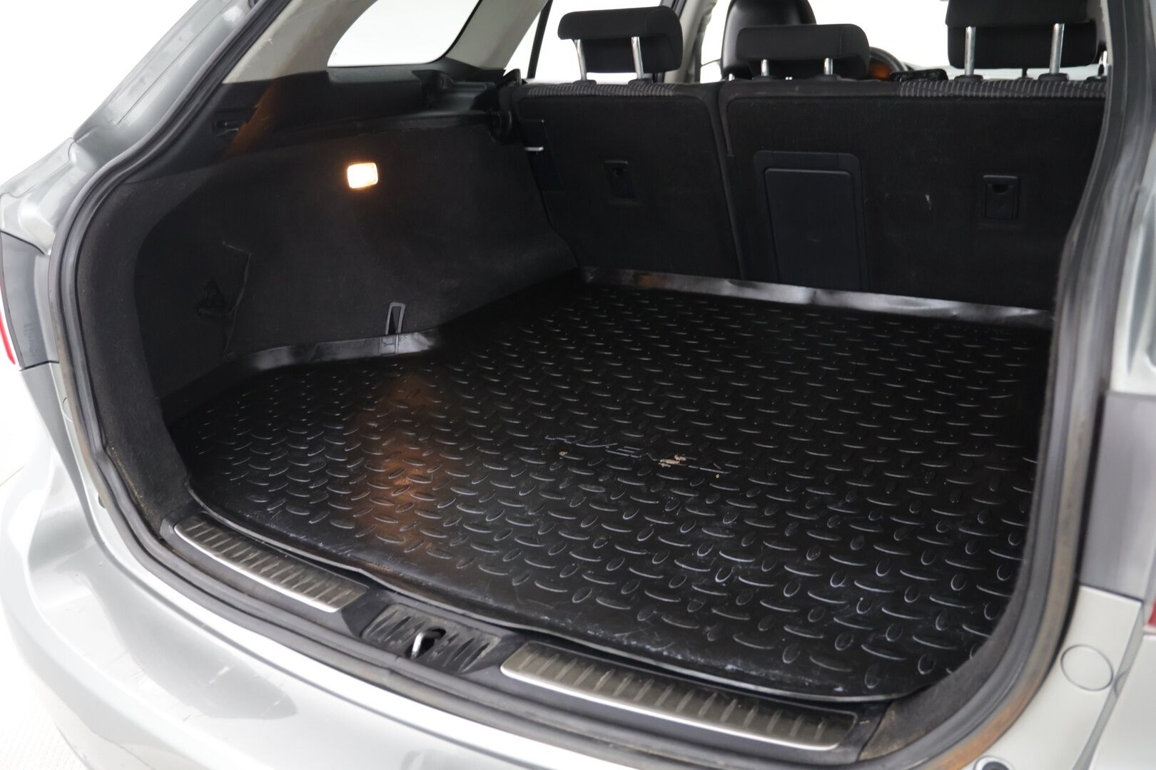 Toyota Avensis 2011 1,6 Valvematic Sol Edition Wagon - YritysOutlet - Myydään vain yrityksille - Suomi-auto / Huoltokirja / Lohko / Bluetooth / Koukku