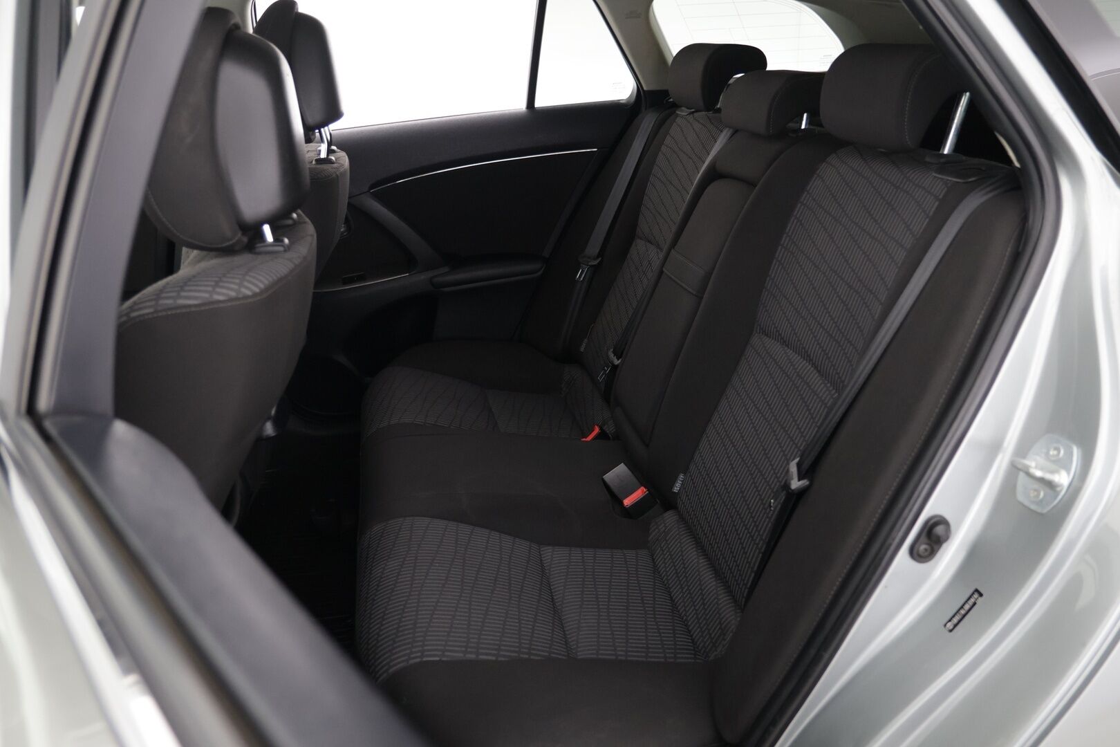 Toyota Avensis 2011 1,6 Valvematic Sol Edition Wagon - YritysOutlet - Myydään vain yrityksille - Suomi-auto / Huoltokirja / Lohko / Bluetooth / Koukku