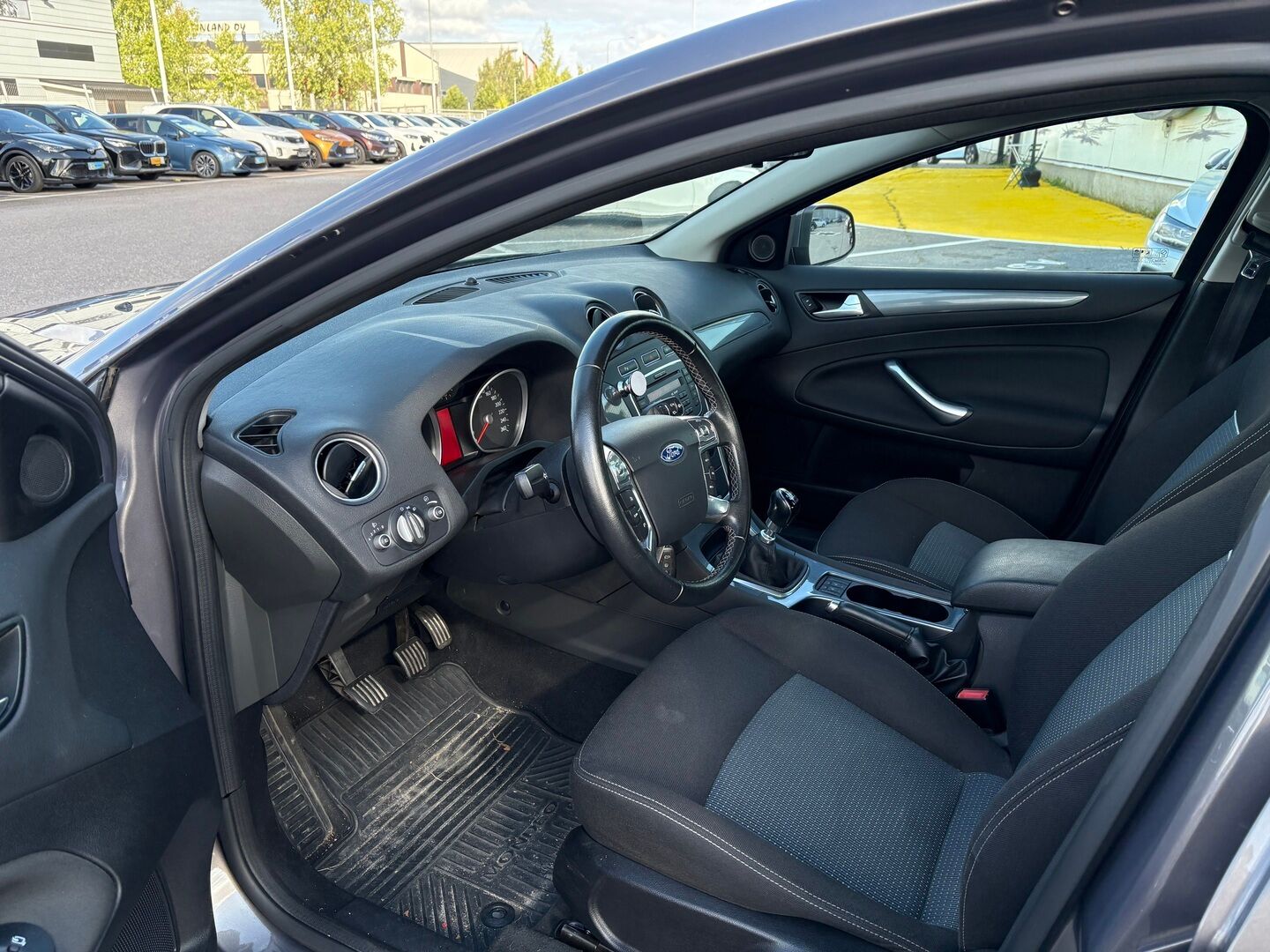 Ford Mondeo 2011 1,6 EcoBoost 160 hv Trend M6 5-ovinen - Suomiauto | Vetokoukku | Vakkari | Lämm.tuulilasi | Lohkolämmitin&Sisäpistoke | 2x renkaat vanteet | Juuri saapunut!