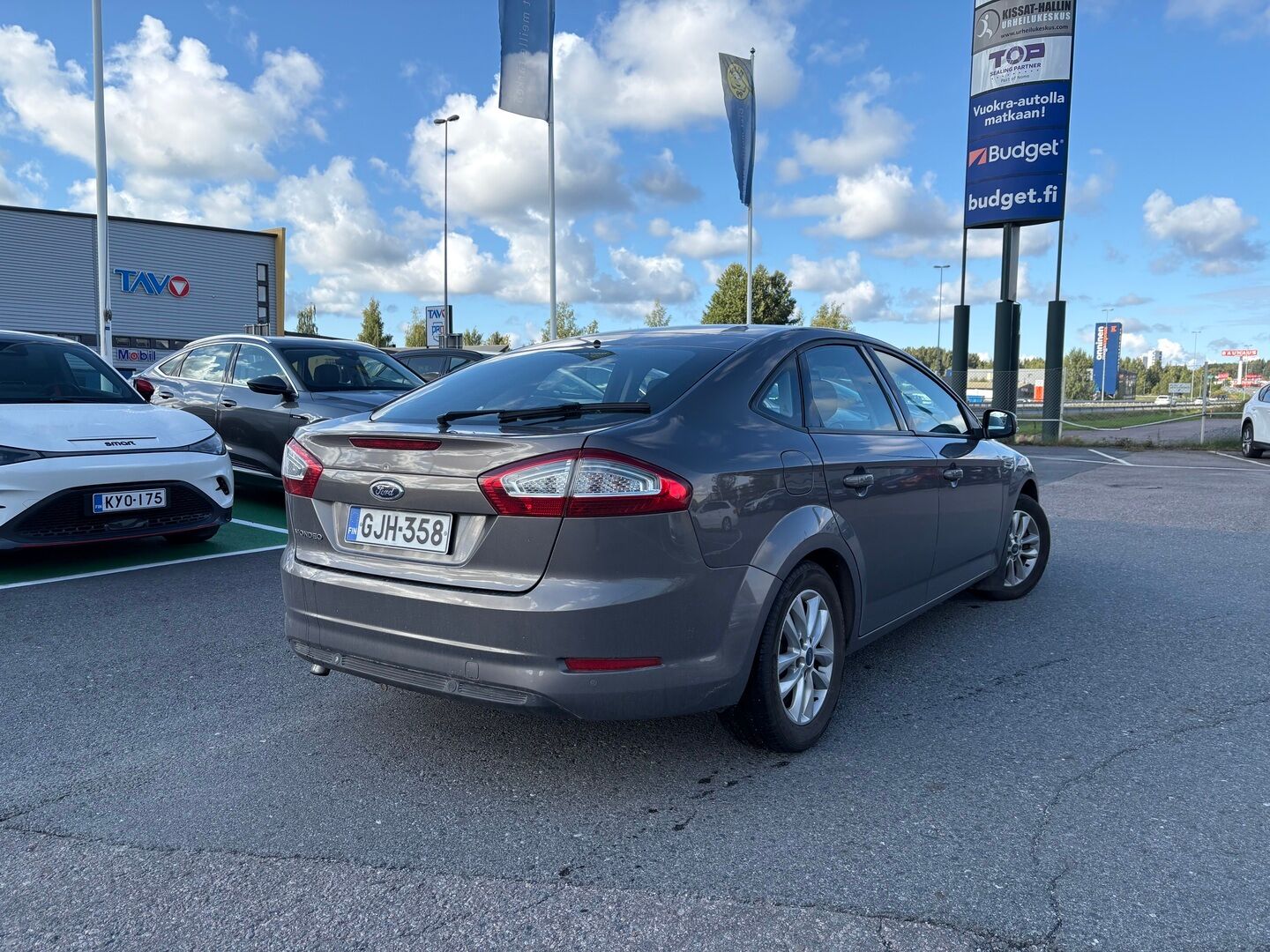 Ford Mondeo 2011 1,6 EcoBoost 160 hv Trend M6 5-ovinen - Suomiauto | Vetokoukku | Vakkari | Lämm.tuulilasi | Lohkolämmitin&Sisäpistoke | 2x renkaat vanteet | Juuri saapunut!