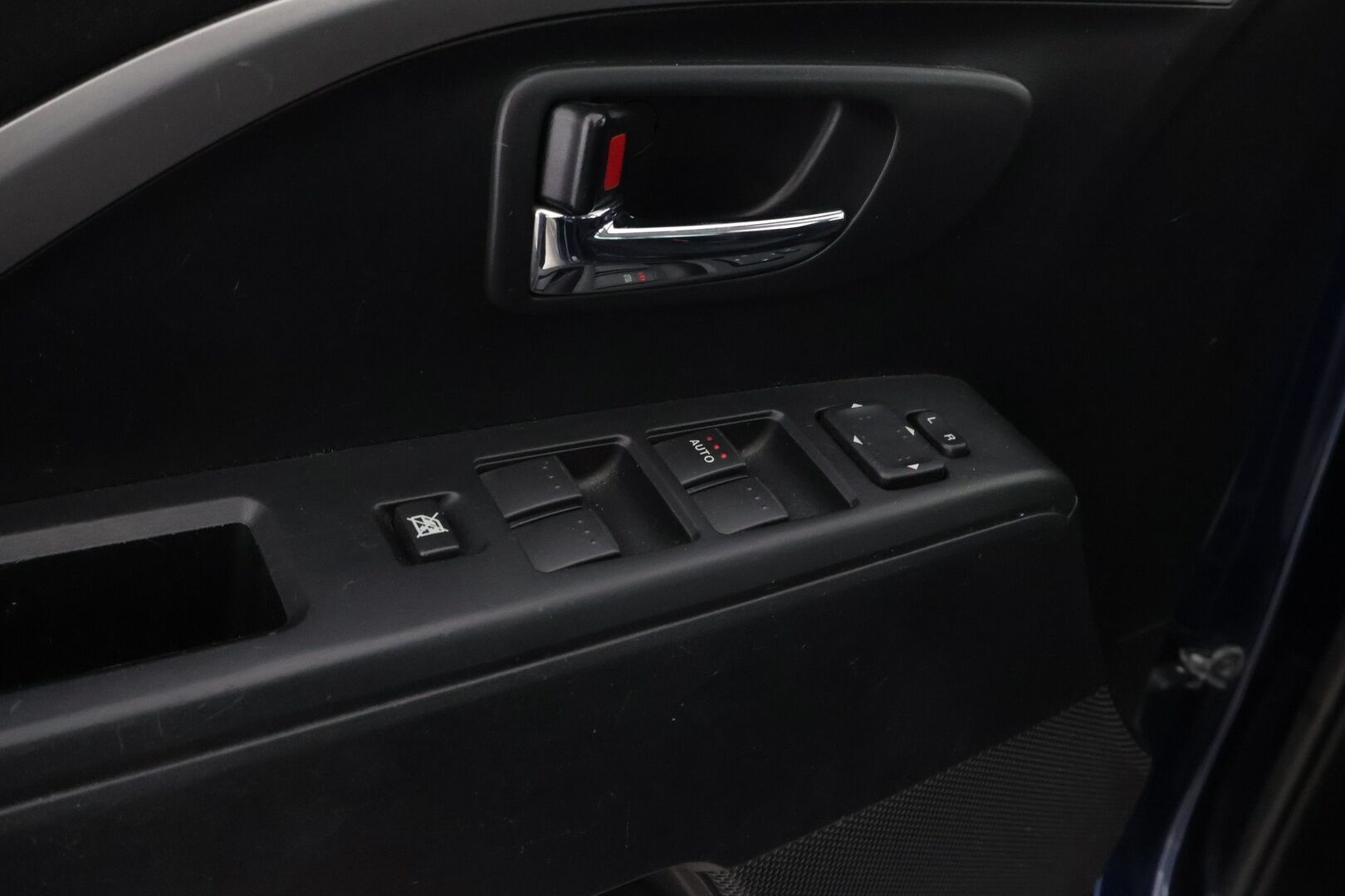 Mazda 5 2013 MPV 2,0 DISI i-Stop Exclusive 6MT 5d HF2 - YritysOutlet - Myydään vain yrityksille - – Tämä auto myydään YritysOutlet -valikoimasta vain yritykselle