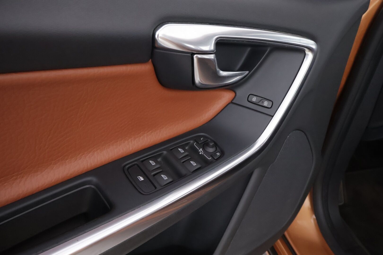 Volvo V60 2011 D5 AWD Summum aut MYYDÄÄN HUUTOKAUPAT.COM! - MYYDÄÄN HUUTOKAUPAT.COM!